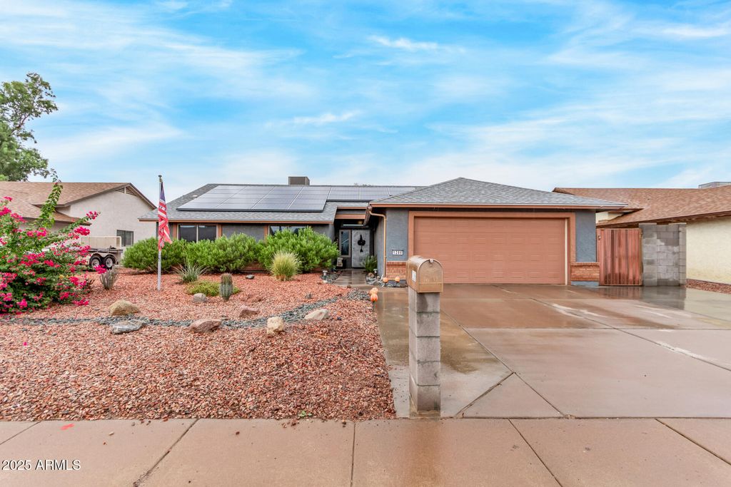 Photo of 1286 E Avenida Grande, Casa Grande, AZ 85122 (MLS # 6932607)