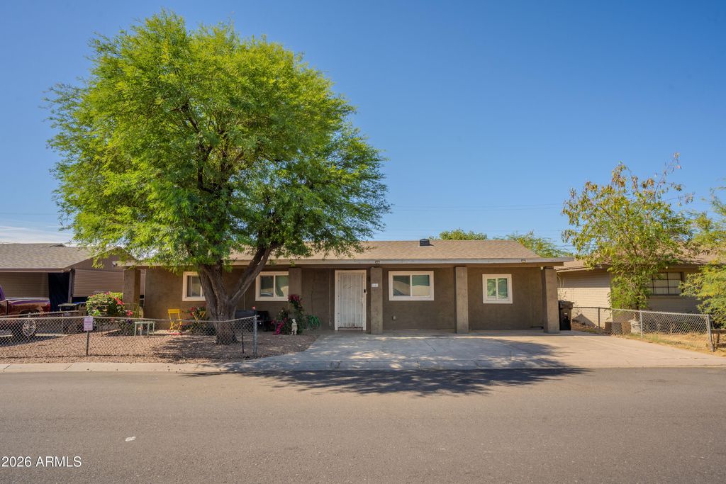 Photo of 3801 W Wilshire Drive, Phoenix, AZ 85009 (MLS # 7032044)
