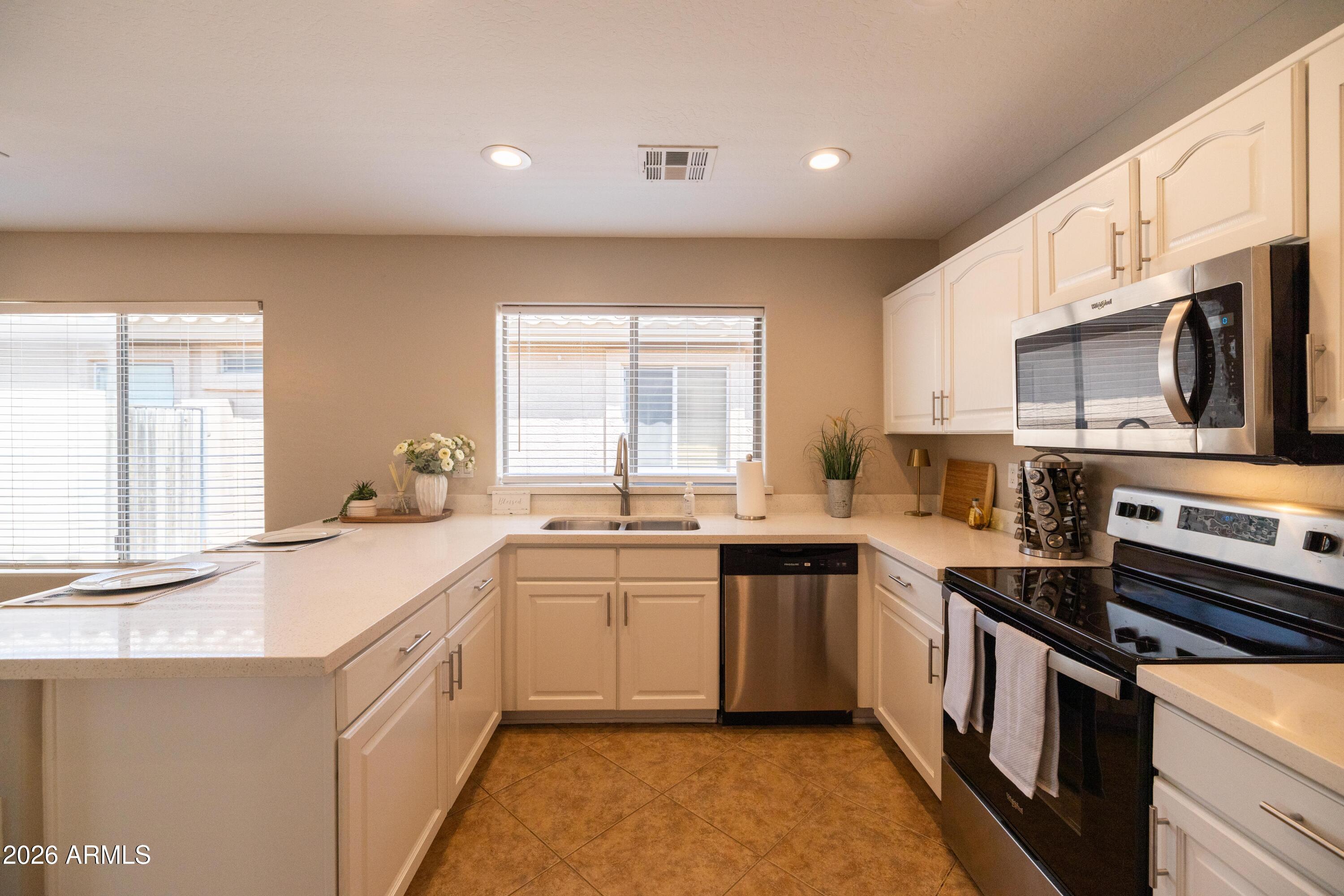 3226 W ALTA VISTA Road