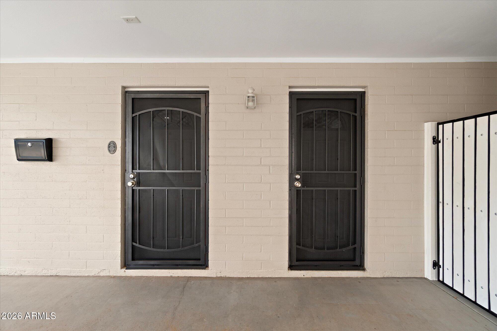 424 W SANTA CRUZ Drive