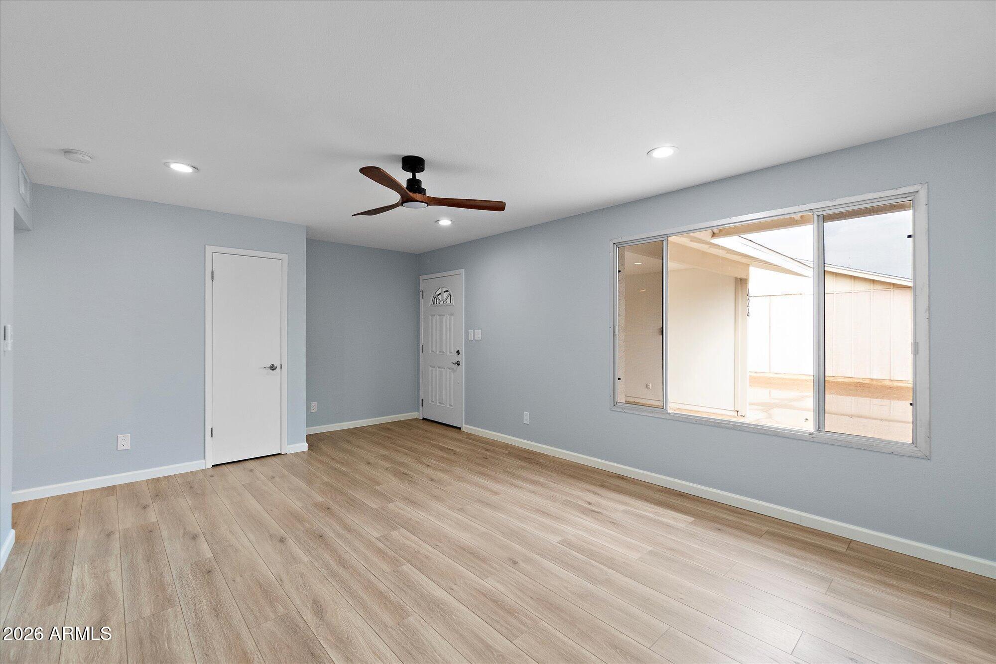 424 W SANTA CRUZ Drive