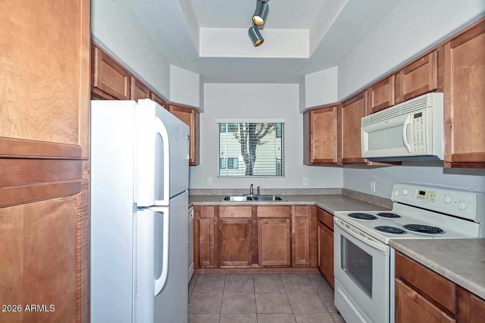 750 E Northern Avenue 1100