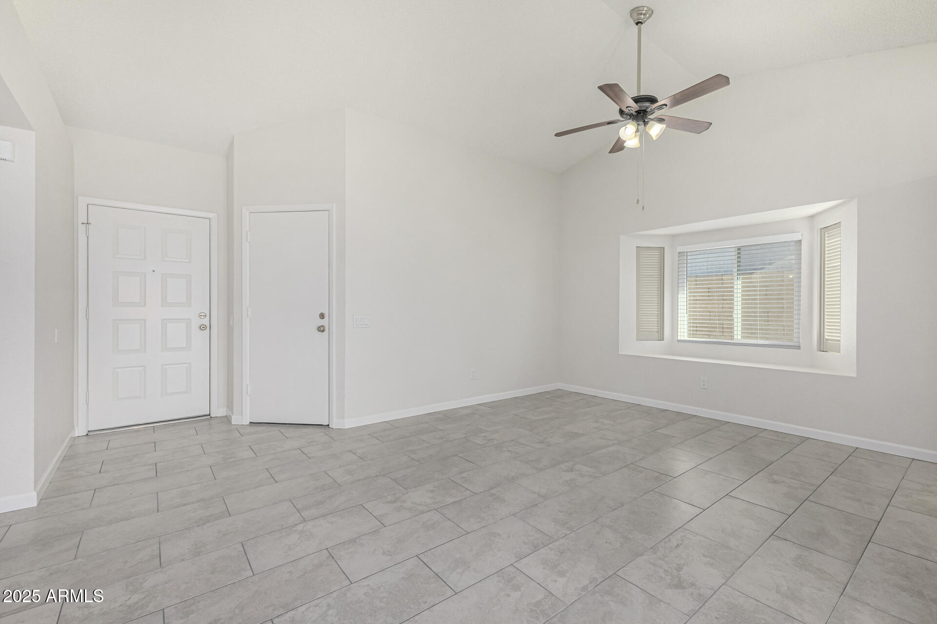 1813 E GRANDVIEW Road