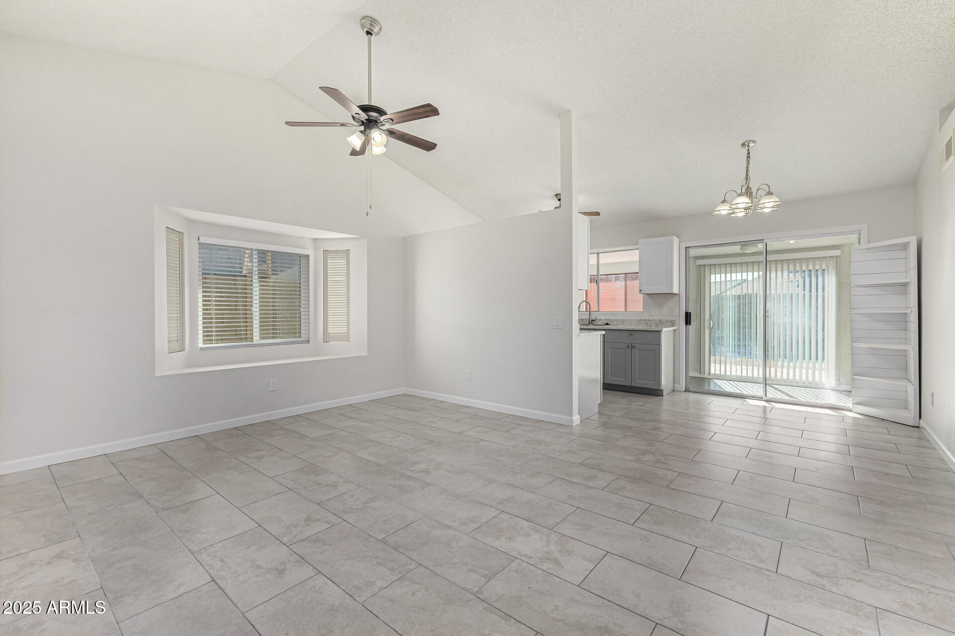 1813 E GRANDVIEW Road