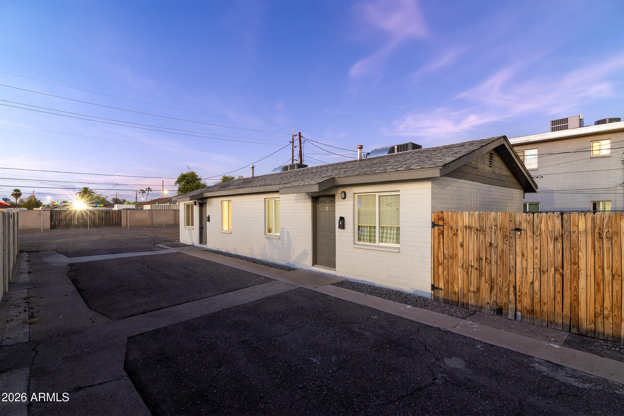 2142 E TAYLOR Street