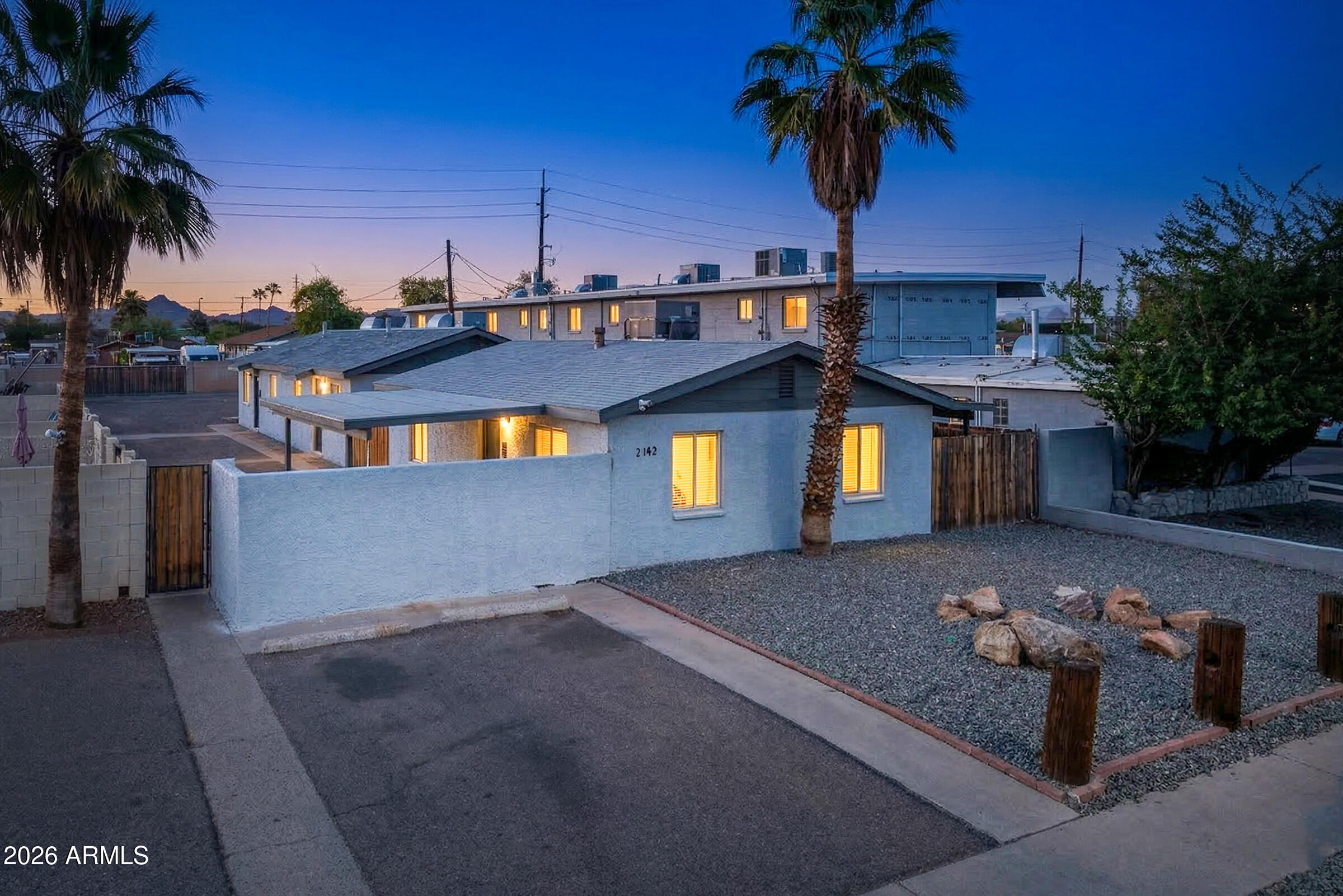 2142 E TAYLOR Street