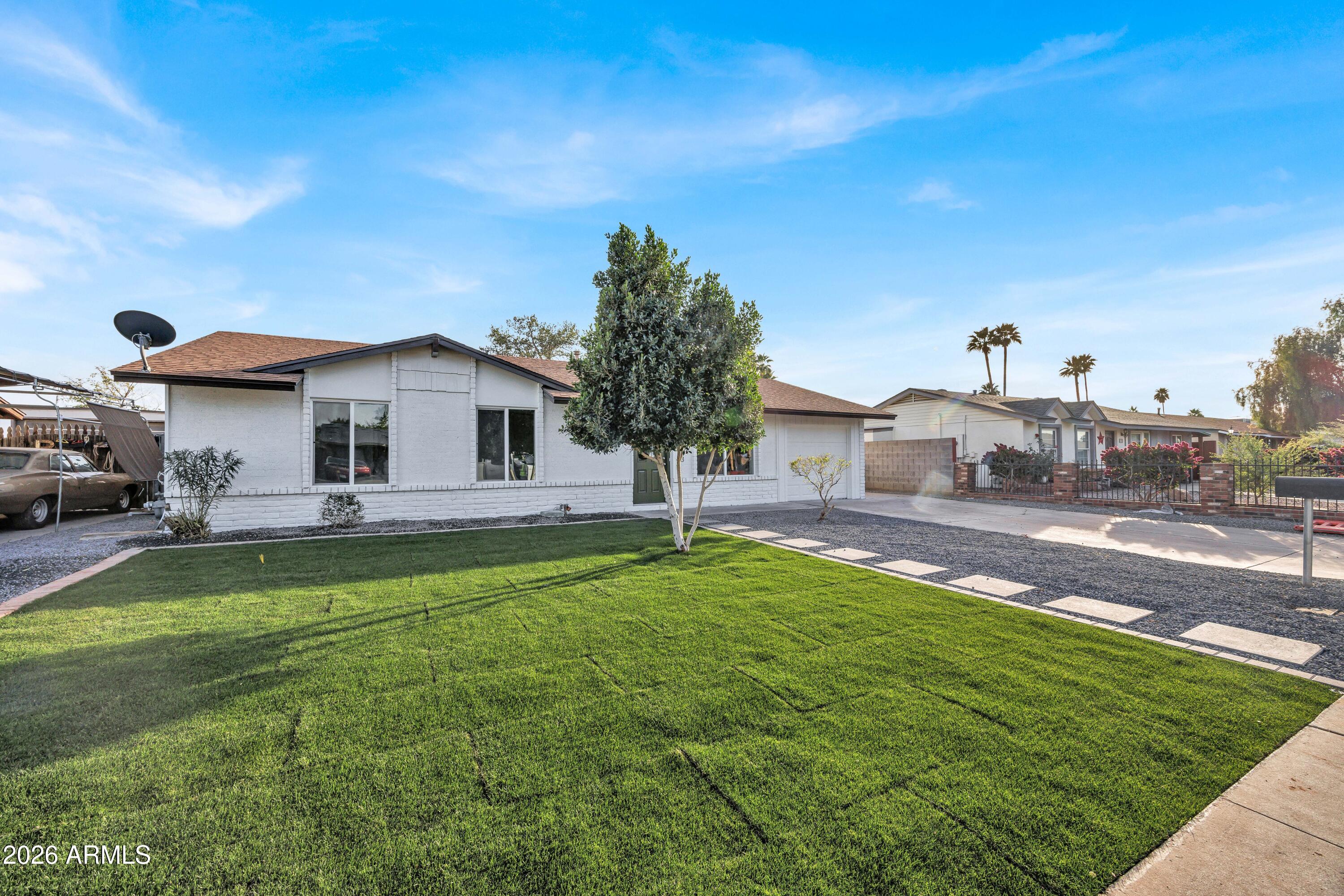 643 E HARMONY Avenue