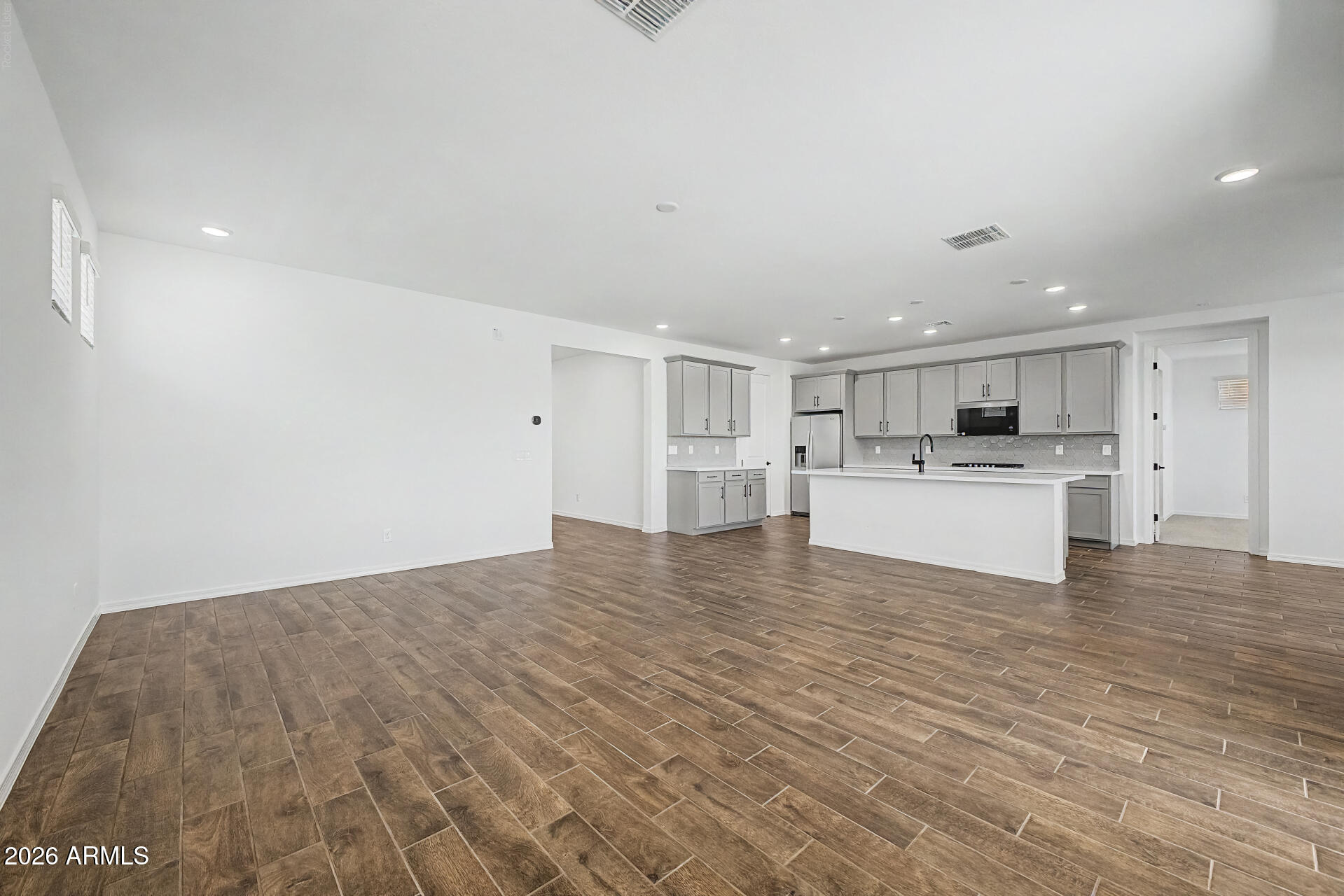 34380 N Timberlake Manor