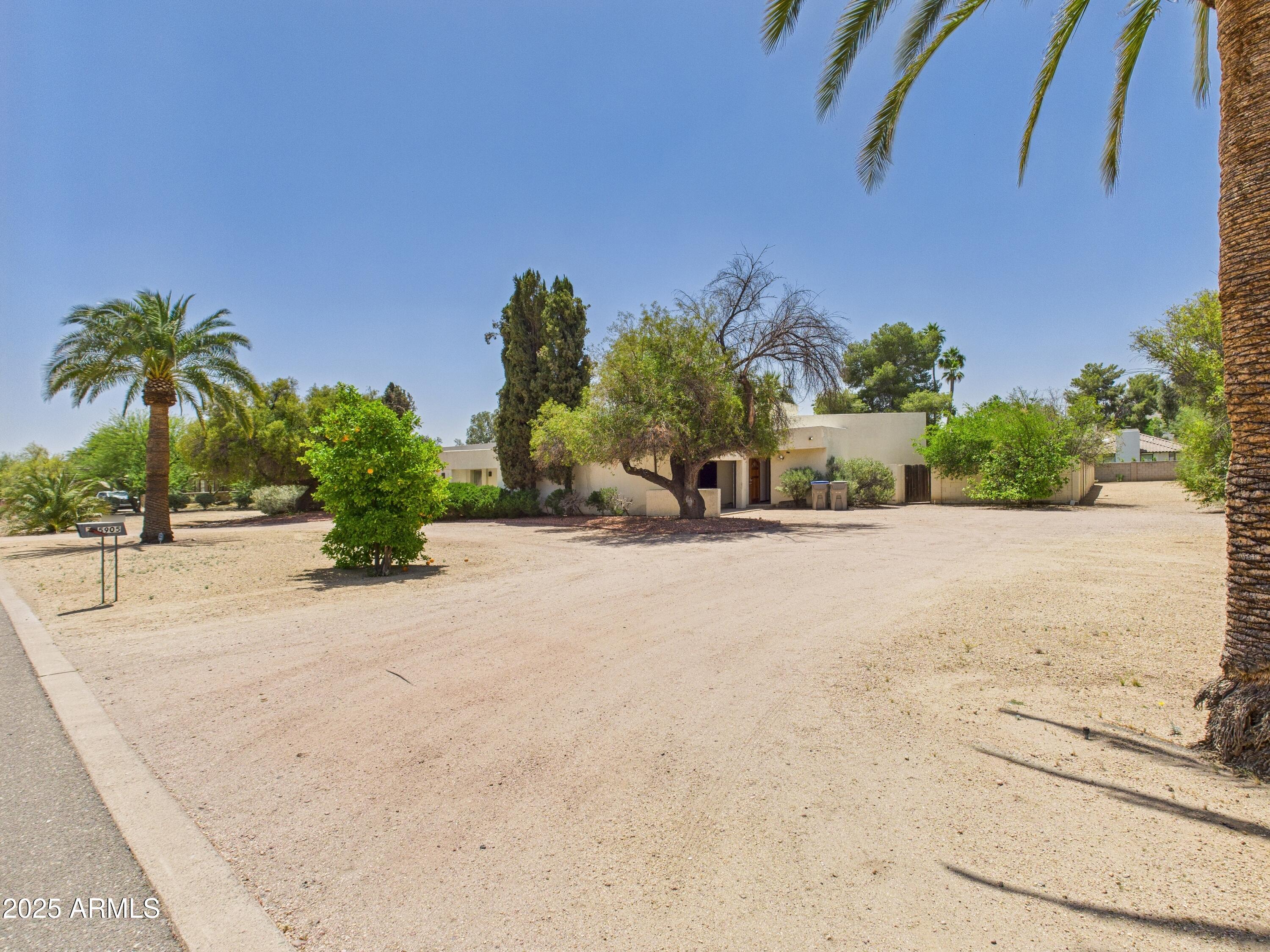 5905 E DONNA Lane