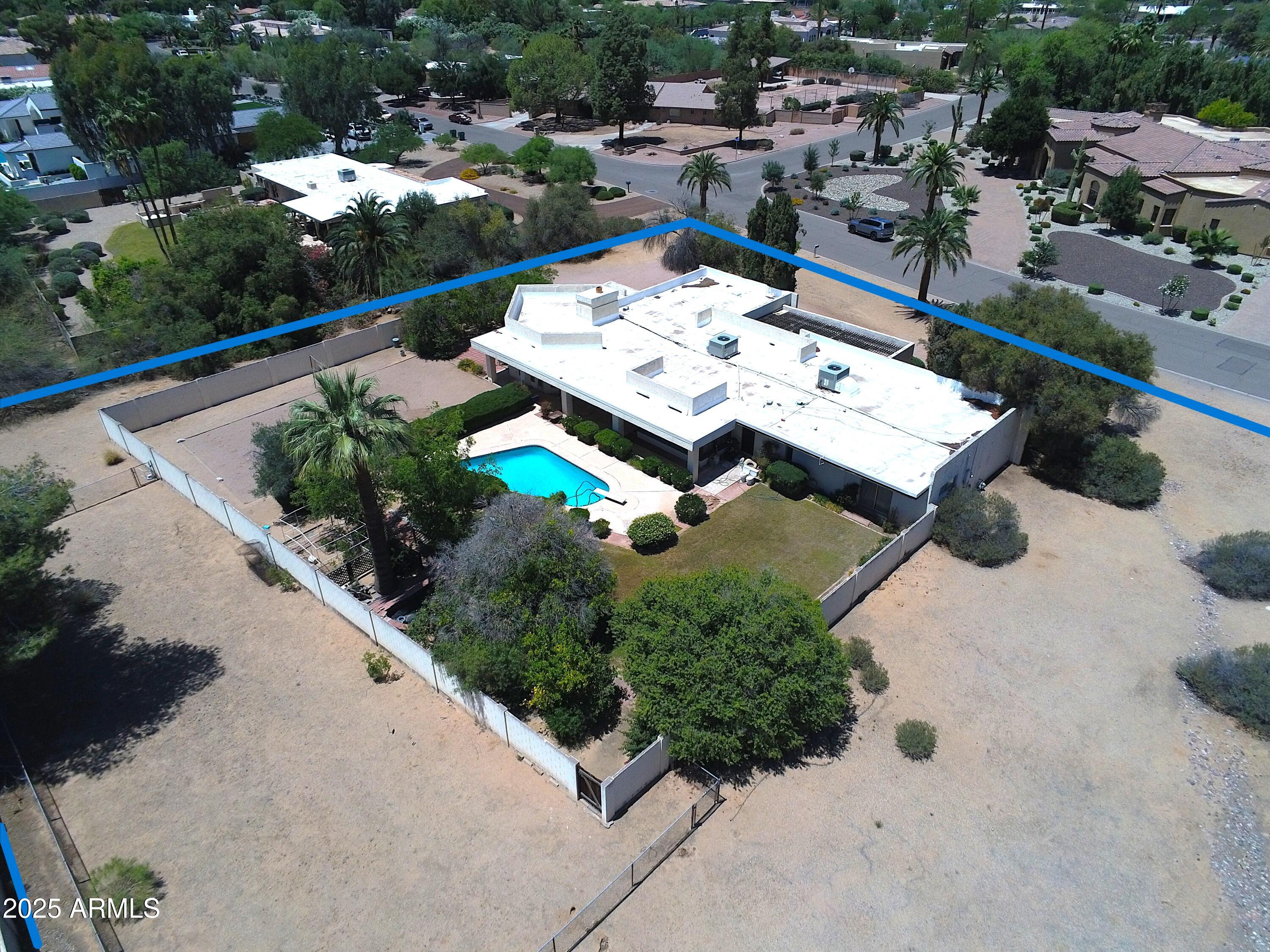 5905 E DONNA Lane