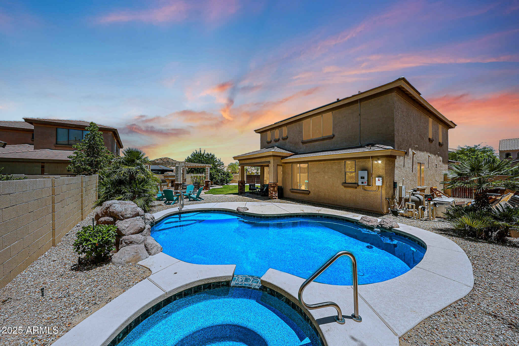 6712 W Miner Trail