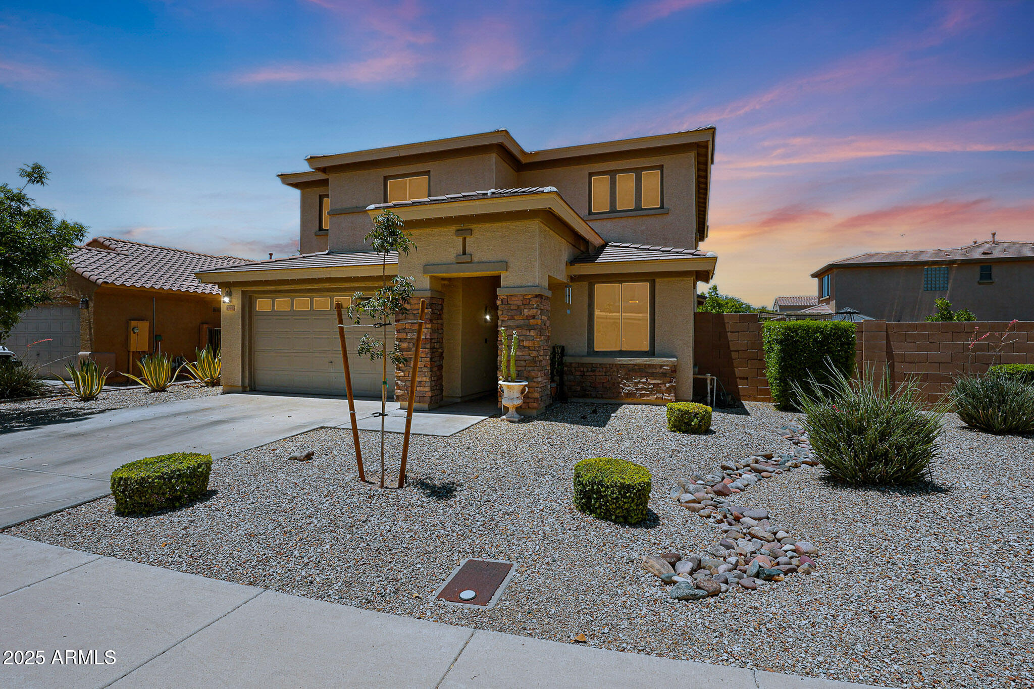 6712 W Miner Trail