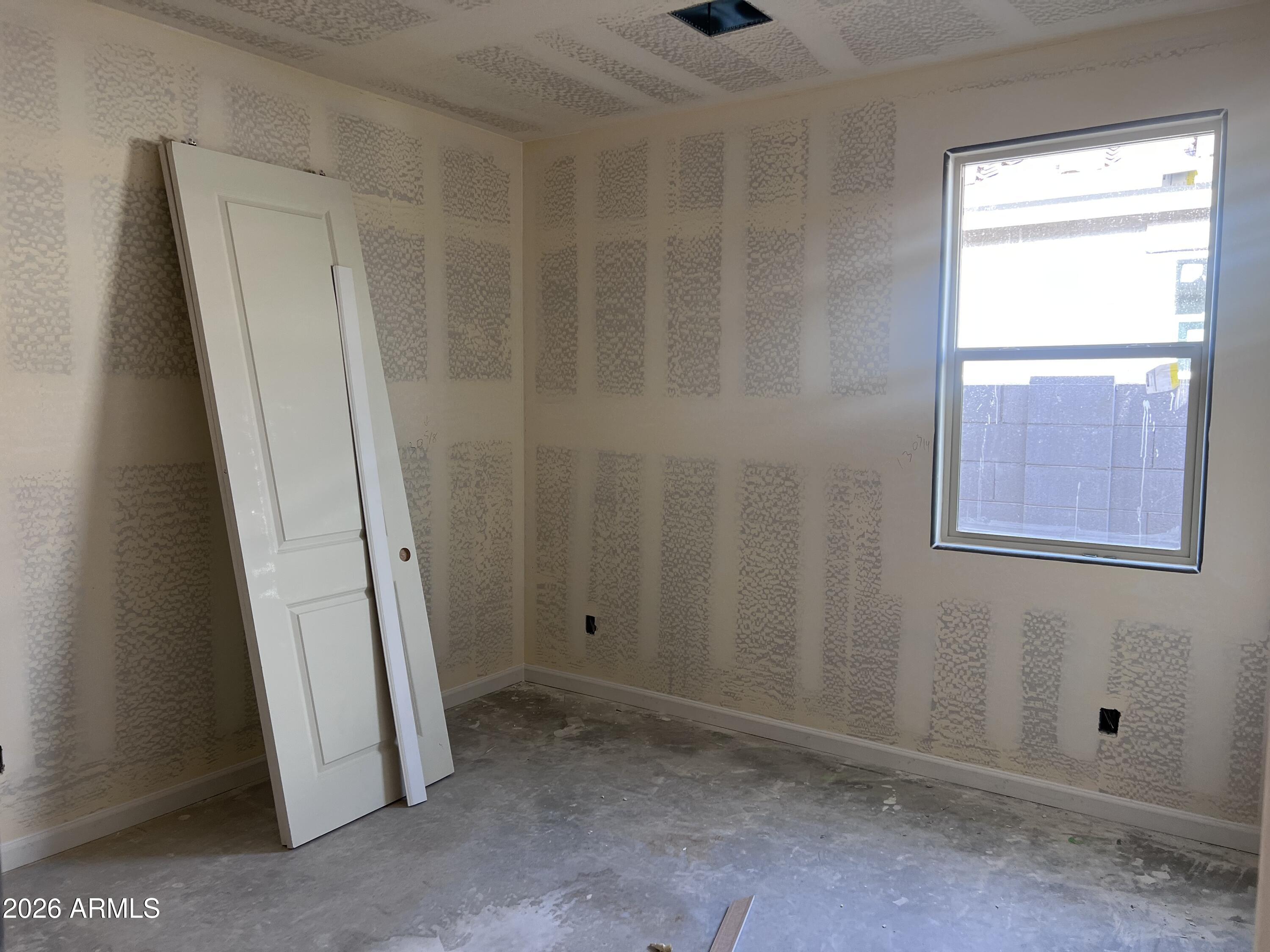 9530 W TAMARISK Avenue