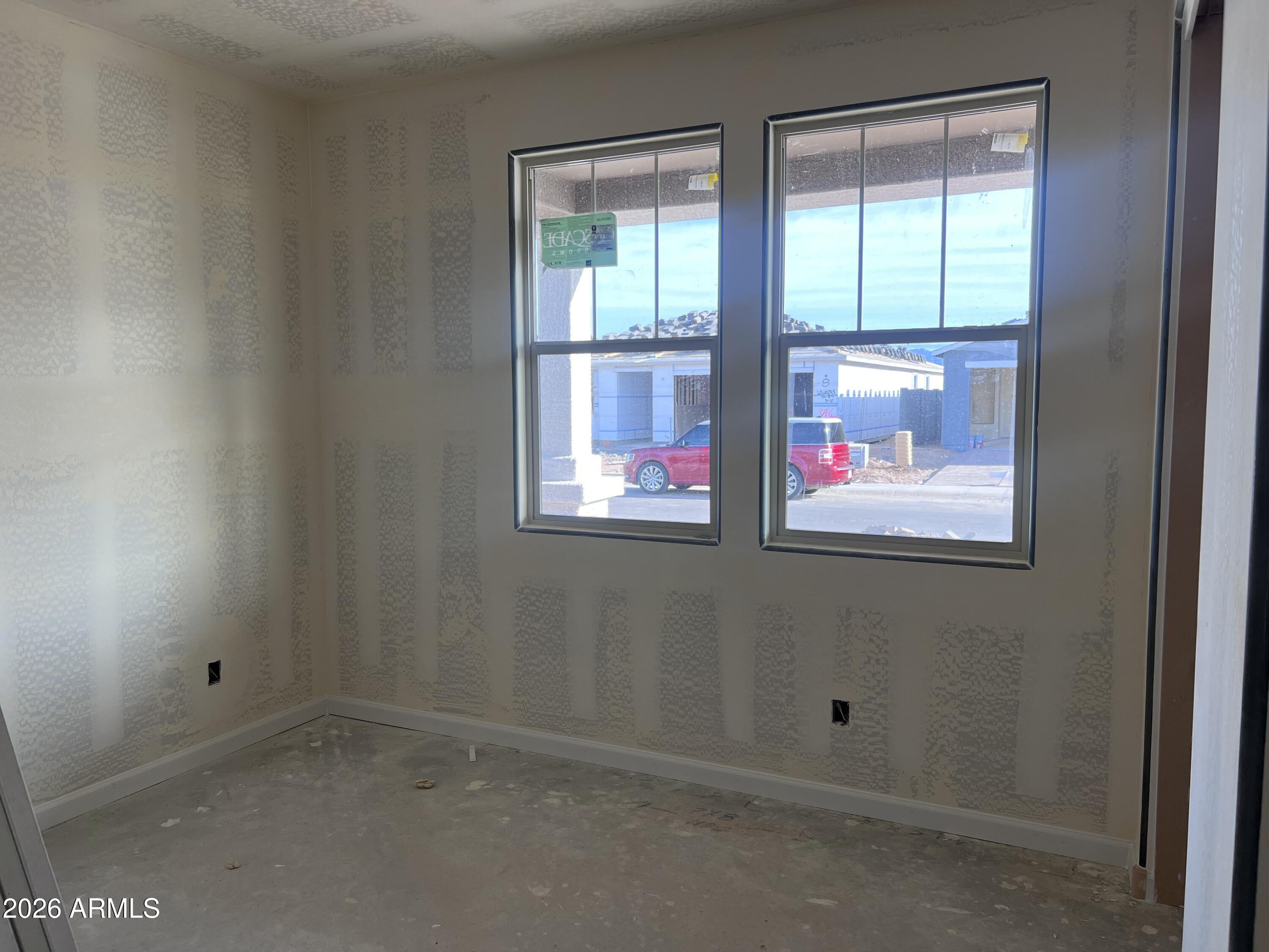 9530 W TAMARISK Avenue