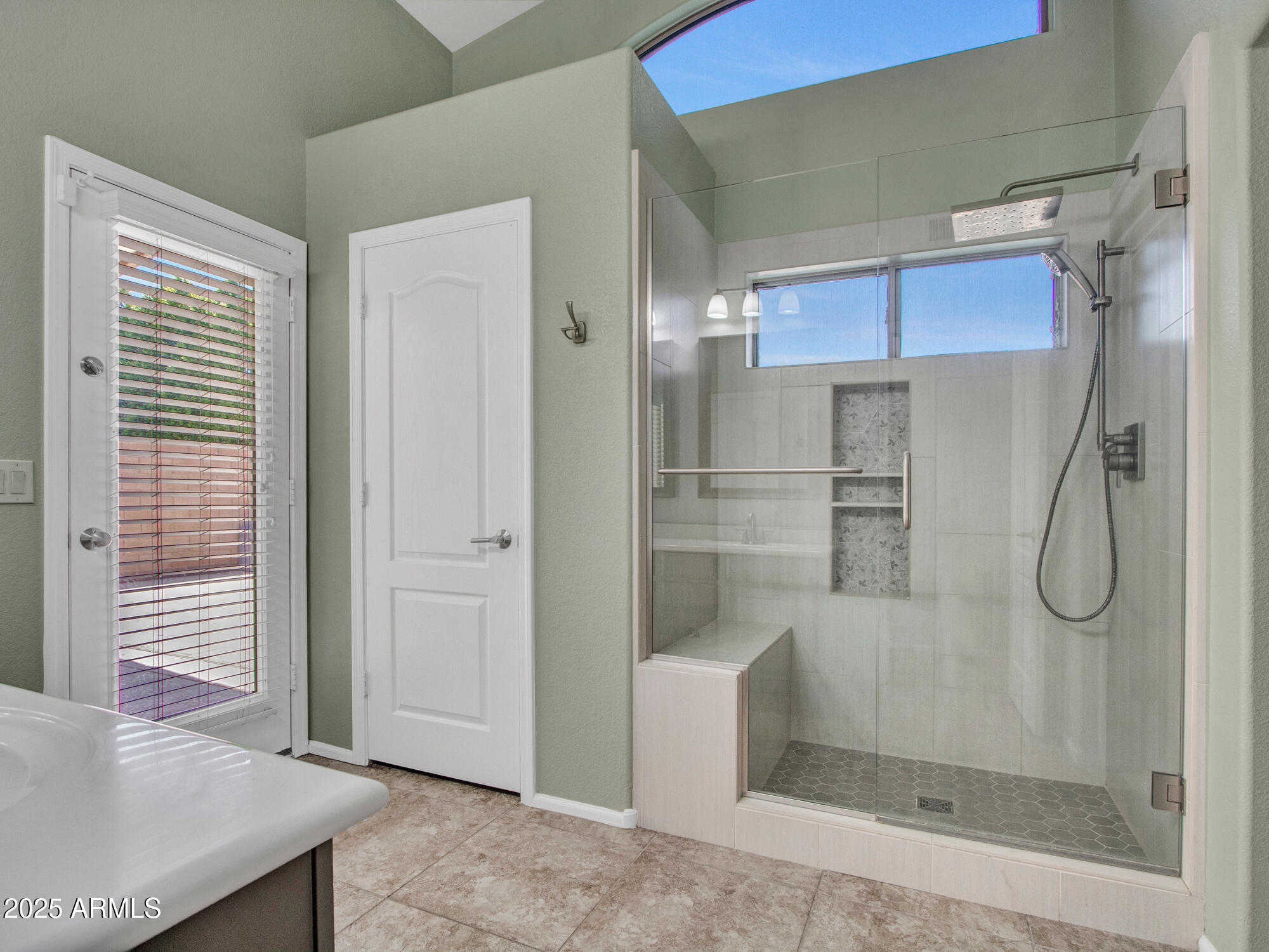 Goodyear, Arizona 85338, United States, 4 Bedrooms Bedrooms, ,2 BathroomsBathrooms,Residential,Pending,182383