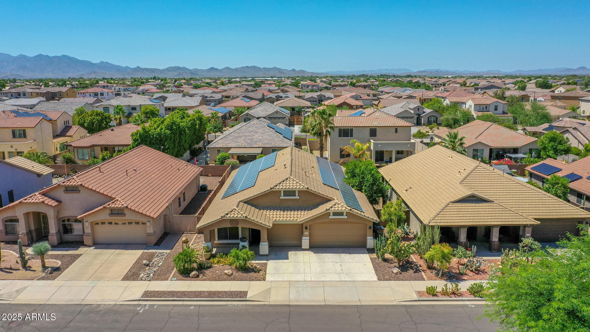 Goodyear, Arizona 85338, United States, 4 Bedrooms Bedrooms, ,2 BathroomsBathrooms,Residential,Pending,182383