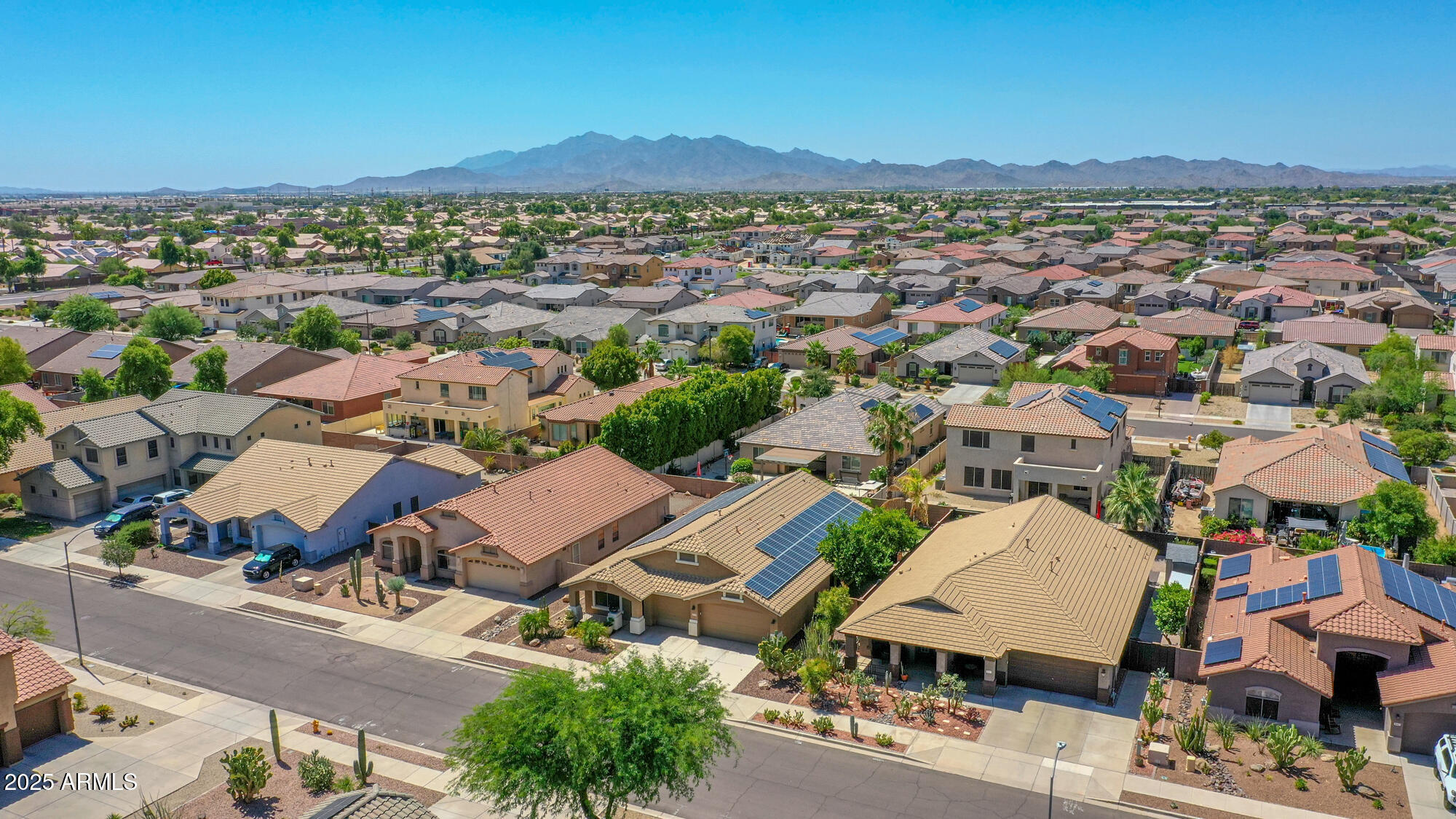 Goodyear, Arizona 85338, United States, 4 Bedrooms Bedrooms, ,2 BathroomsBathrooms,Residential,Pending,182383