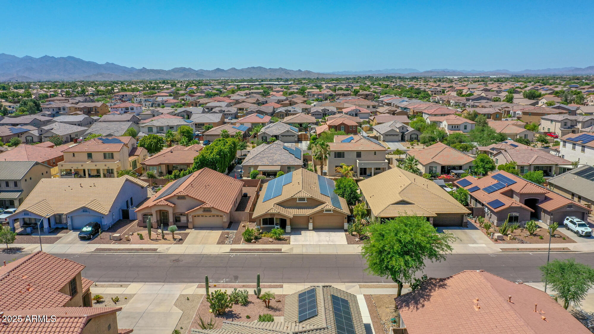 Goodyear, Arizona 85338, United States, 4 Bedrooms Bedrooms, ,2 BathroomsBathrooms,Residential,Pending,182383