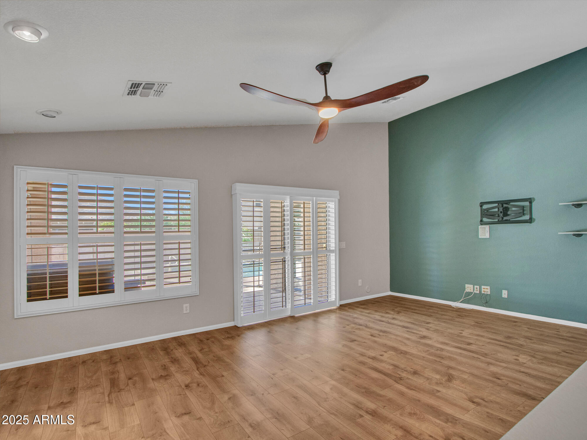 Goodyear, Arizona 85338, United States, 4 Bedrooms Bedrooms, ,2 BathroomsBathrooms,Residential,Pending,182383