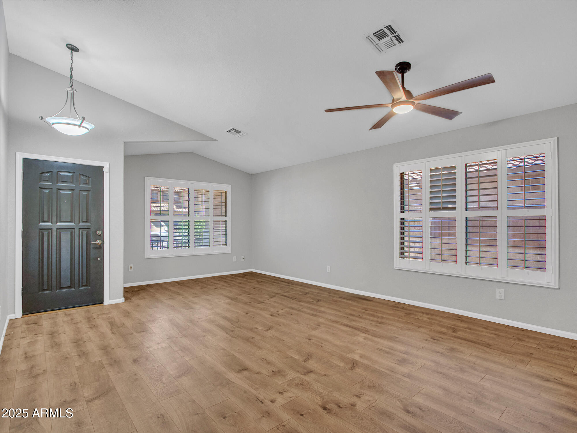 Goodyear, Arizona 85338, United States, 4 Bedrooms Bedrooms, ,2 BathroomsBathrooms,Residential,Pending,182383