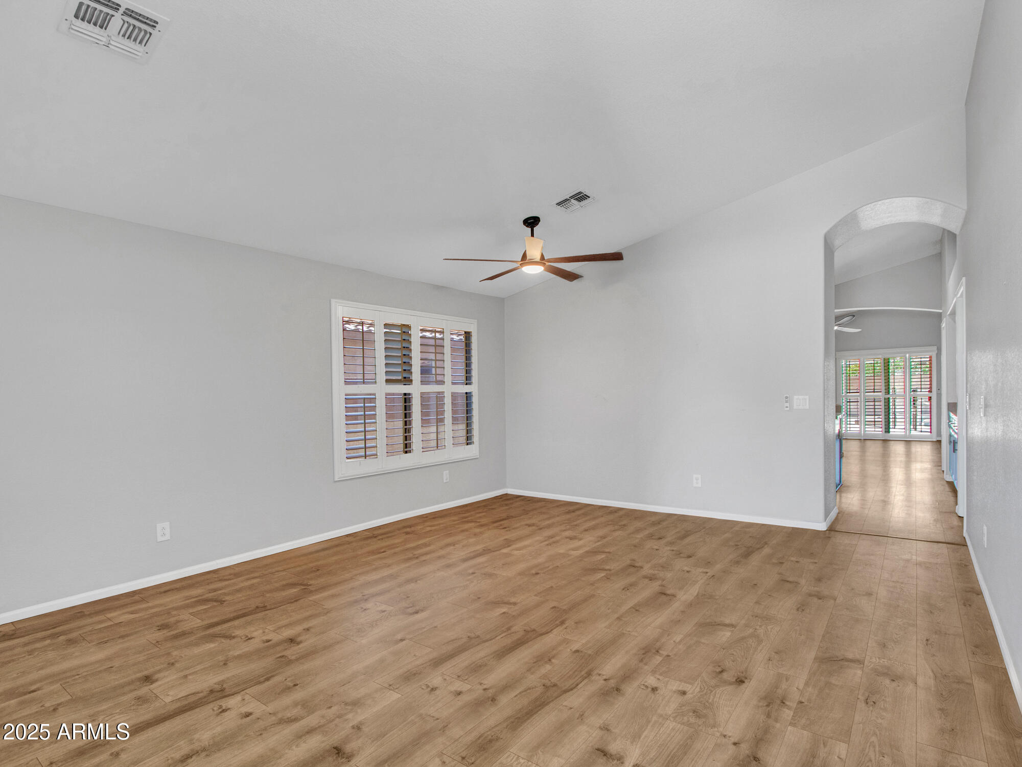 Goodyear, Arizona 85338, United States, 4 Bedrooms Bedrooms, ,2 BathroomsBathrooms,Residential,Pending,182383