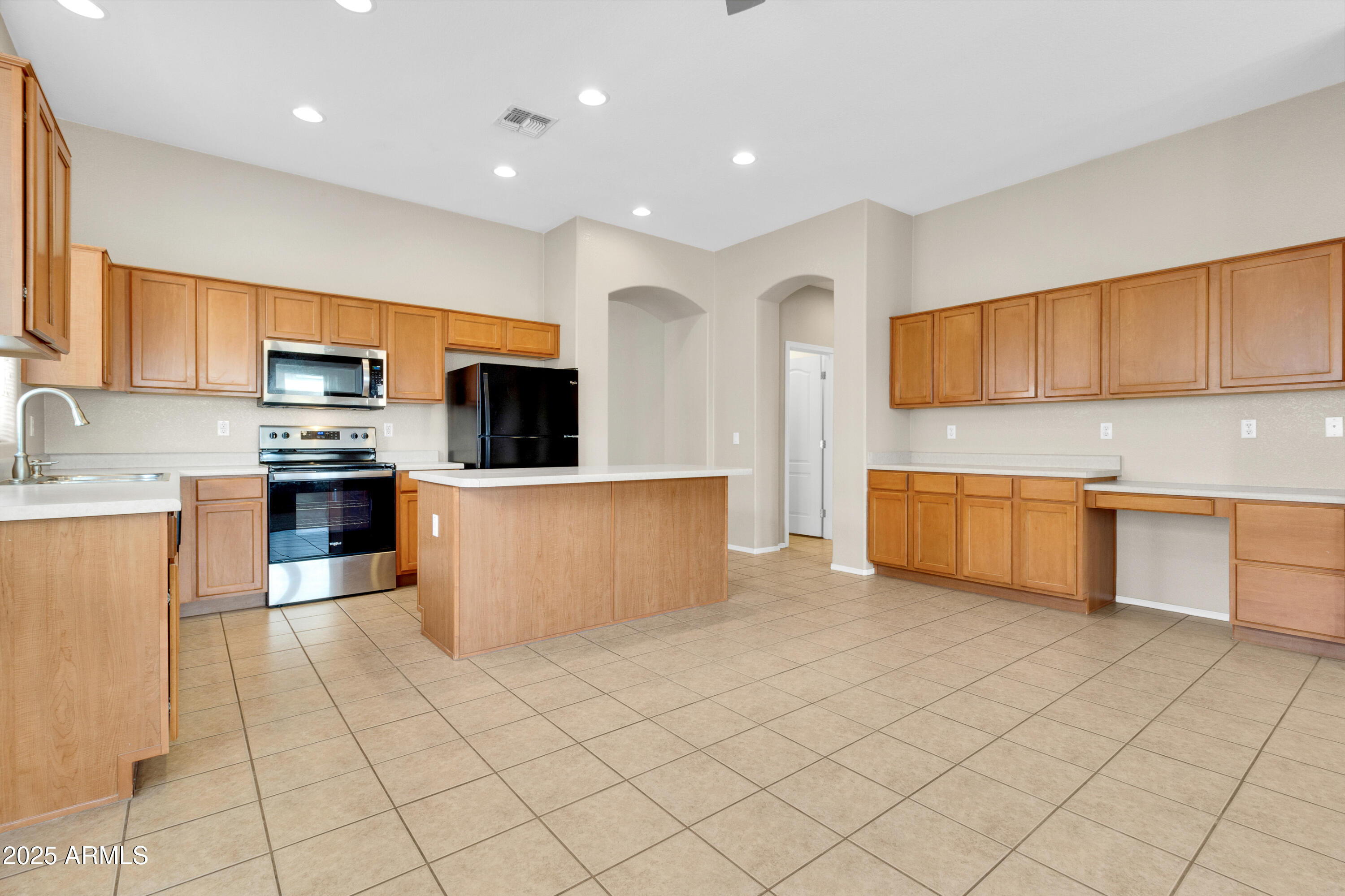 1422 E EBONY Drive