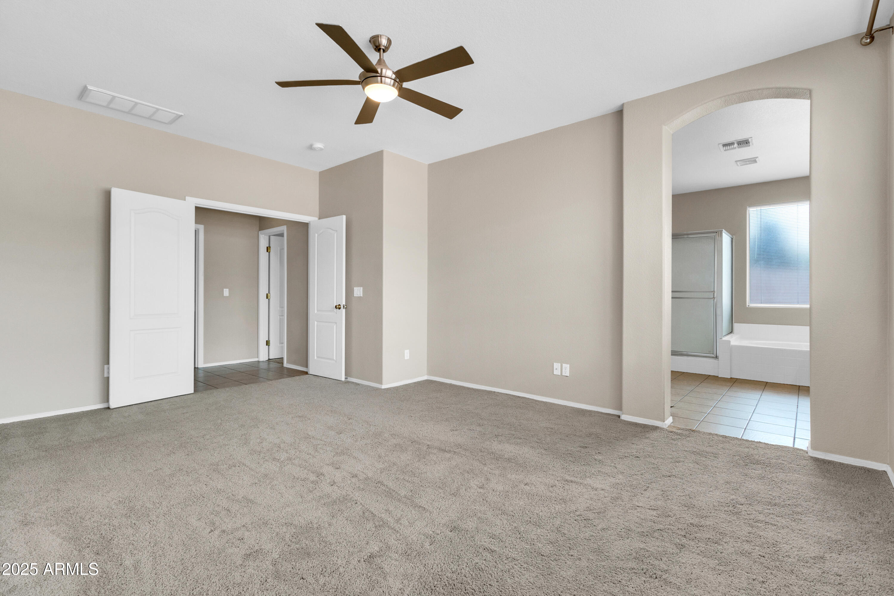 1422 E EBONY Drive