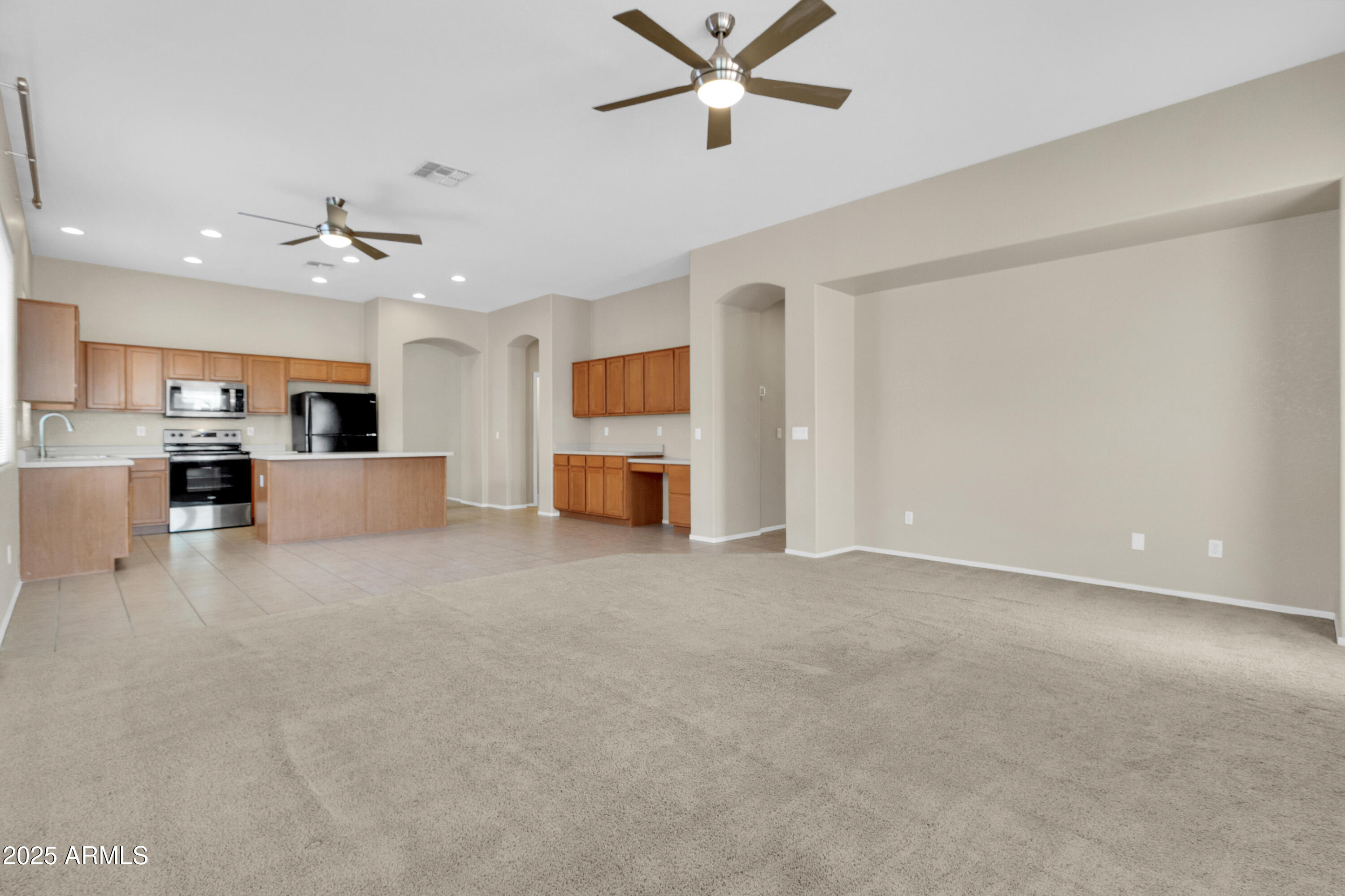 1422 E EBONY Drive