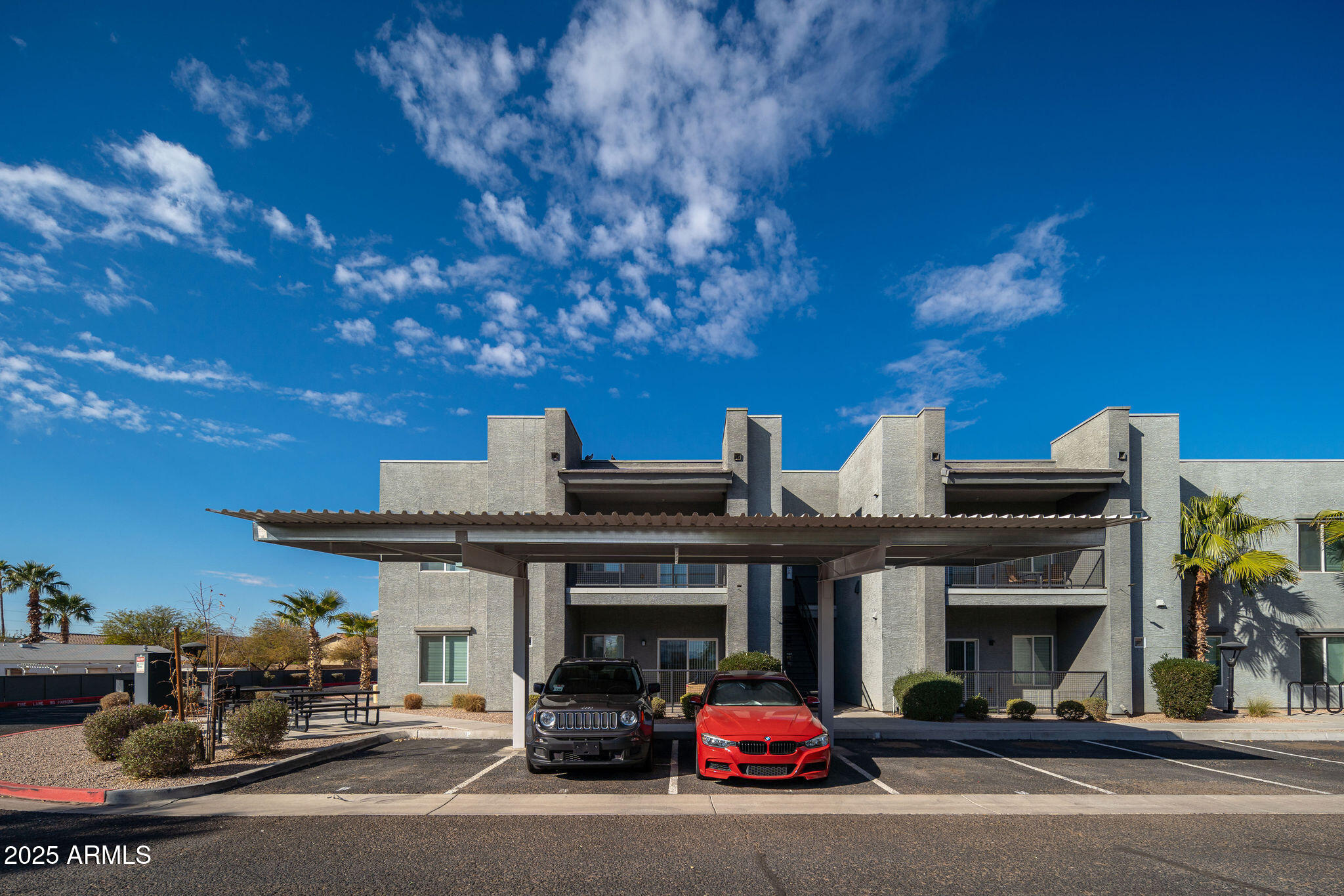 2525 E Siesta Lane