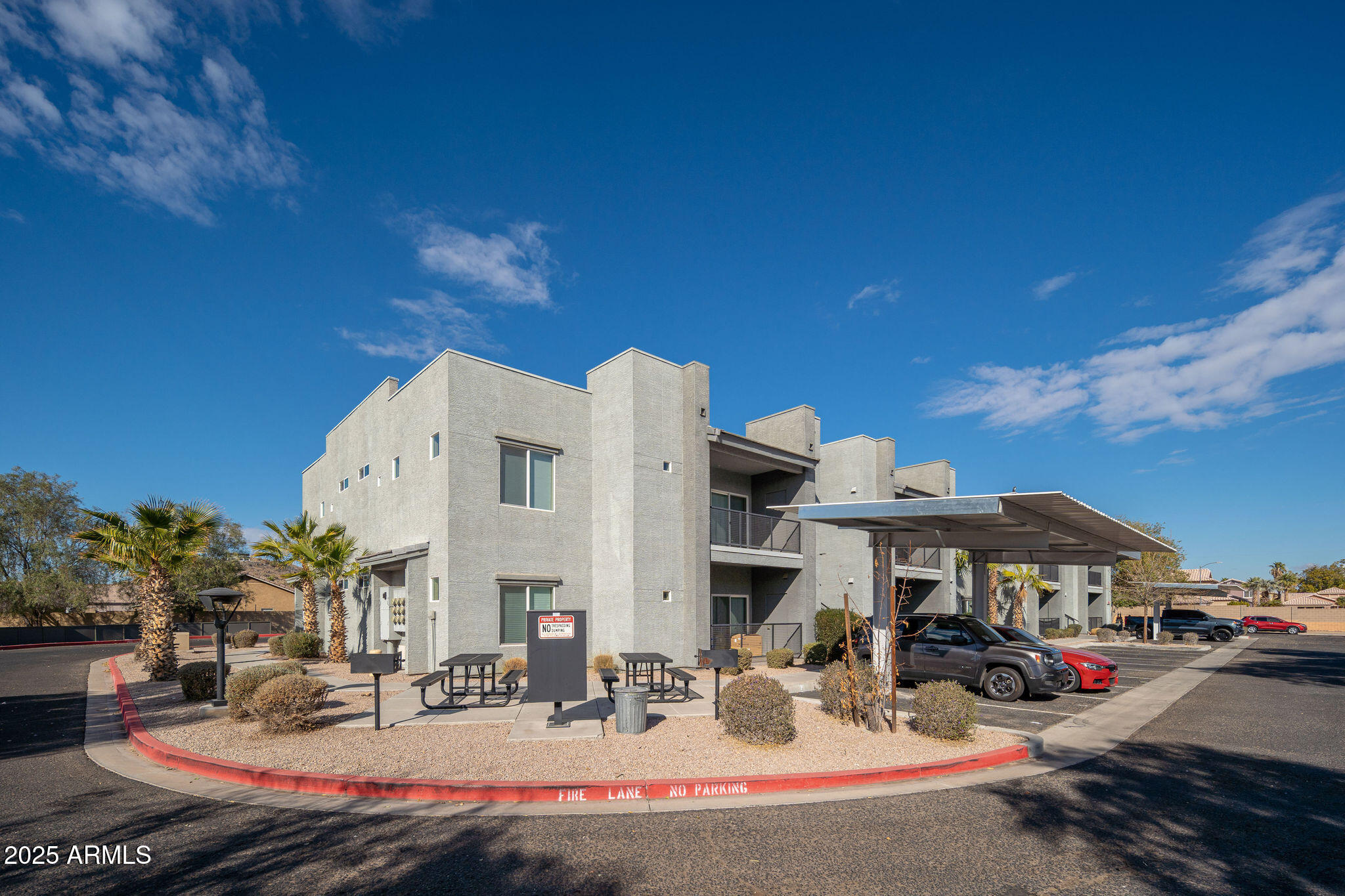 2525 E Siesta Lane