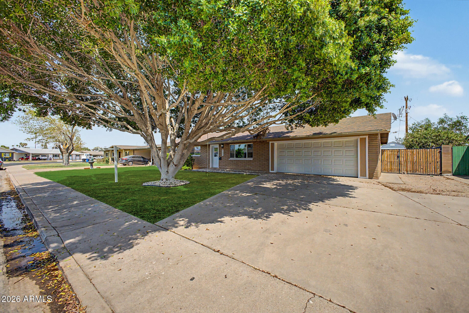 827 N LESUEUR --