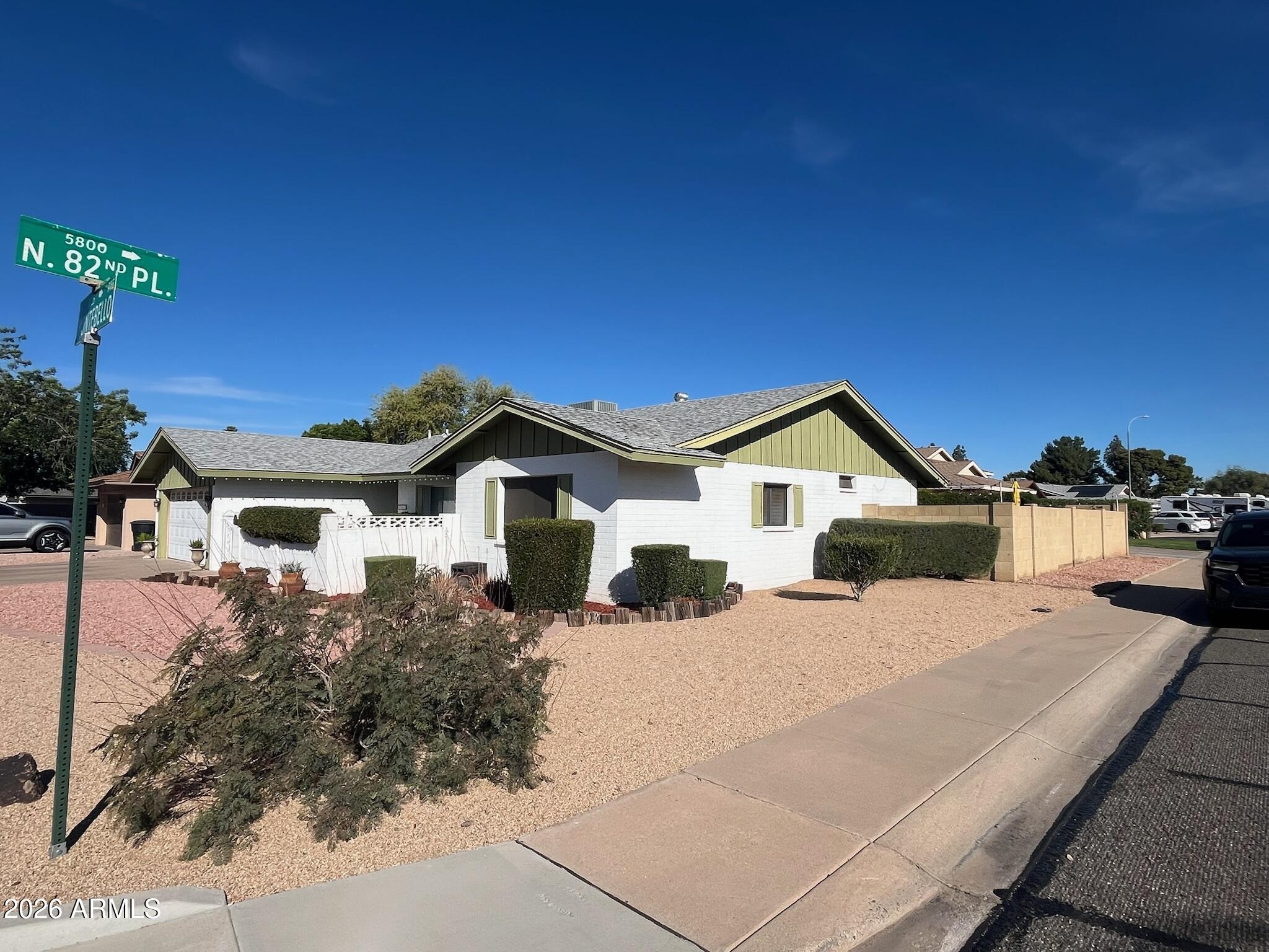 8220 E MONTEBELLO Avenue