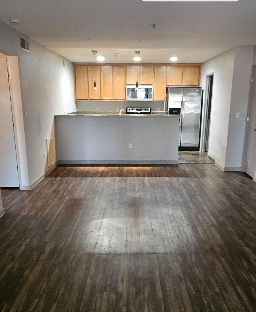 4704 E Paradise Village Parkway N 121