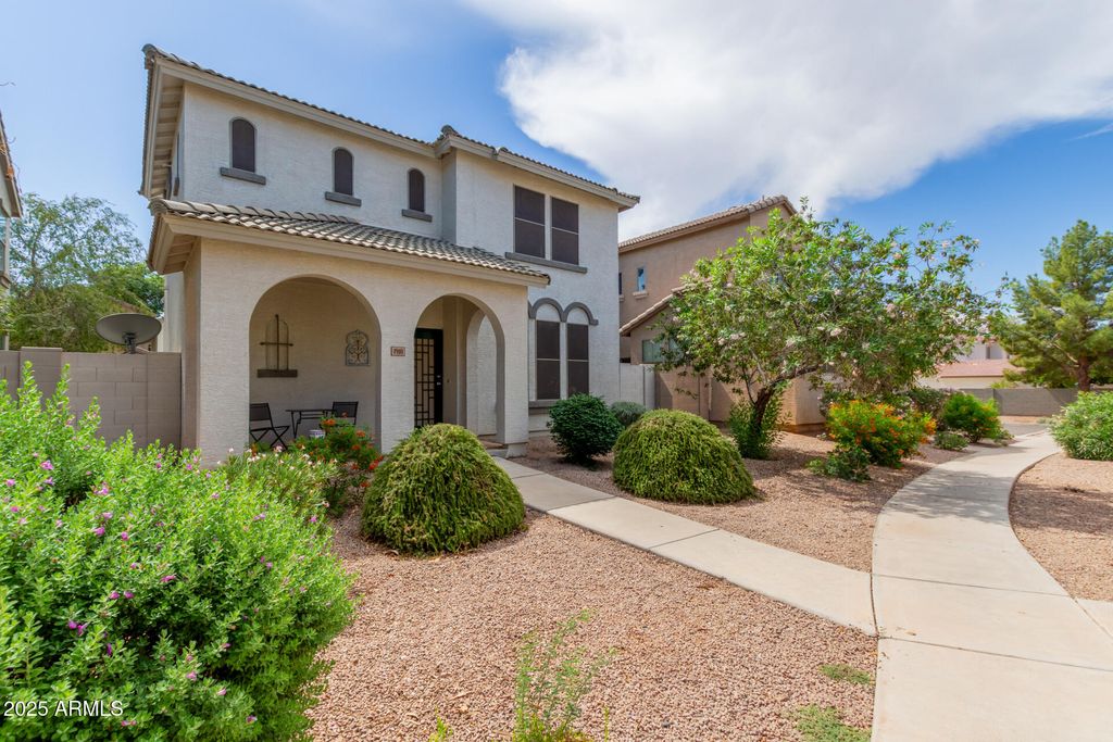 Photo of 1910 E Emily Lane, Gilbert, AZ 85295 (MLS # 6928029)