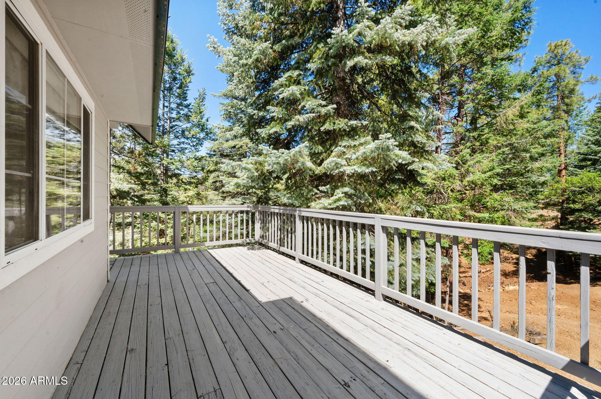 2380 E SUMMIT Avenue