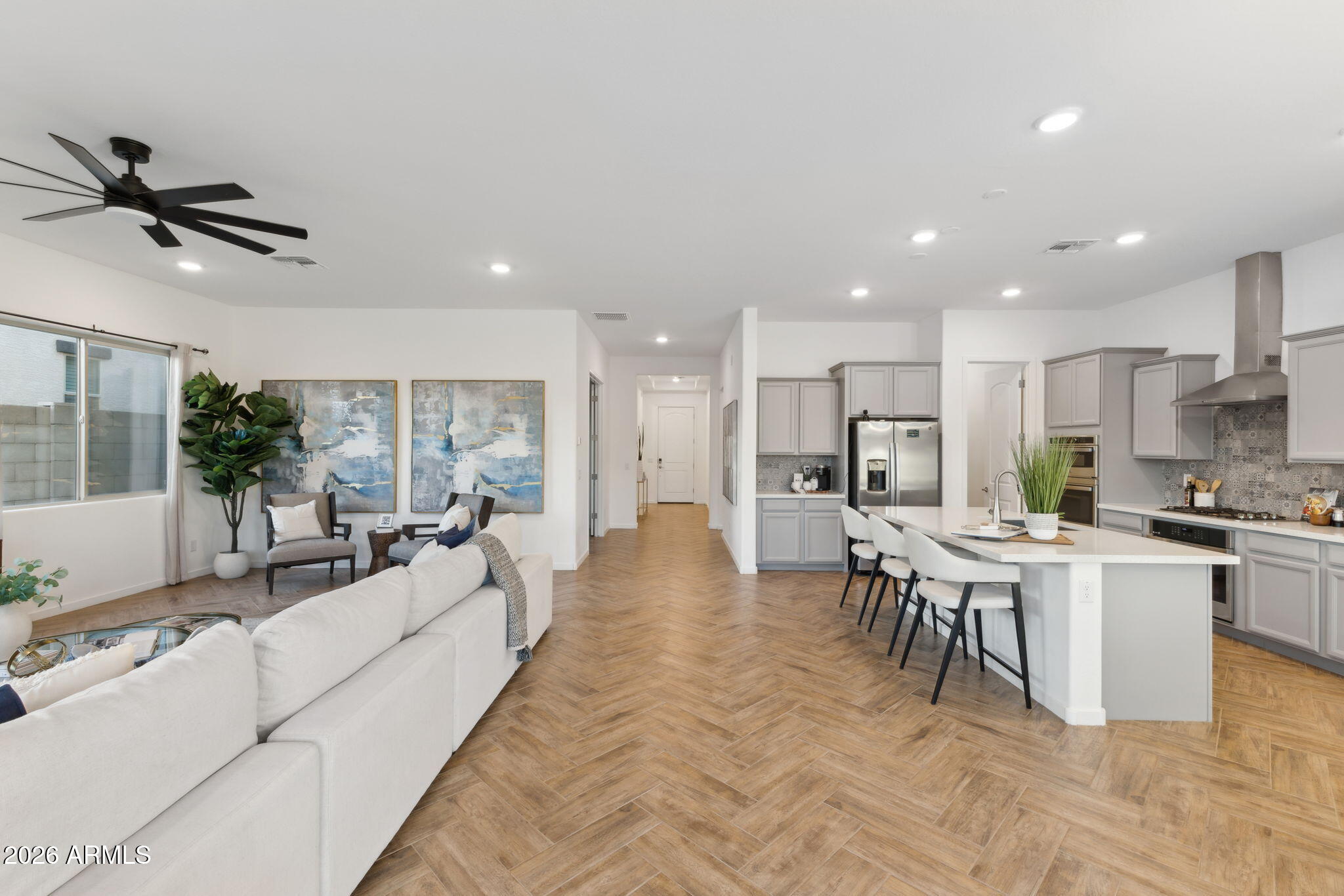 19231 W MISSOURI Avenue