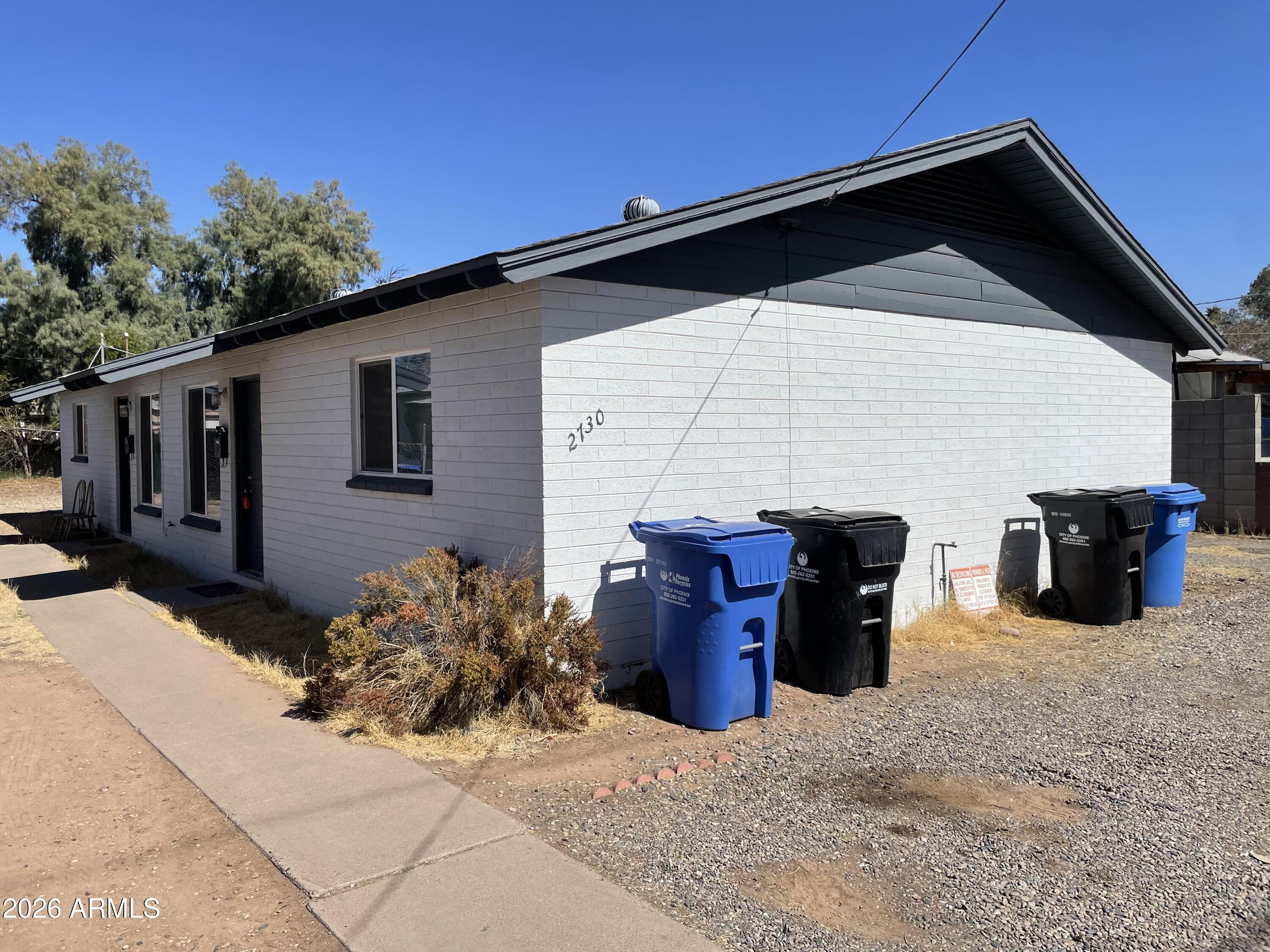 2730 E WILLETTA Street