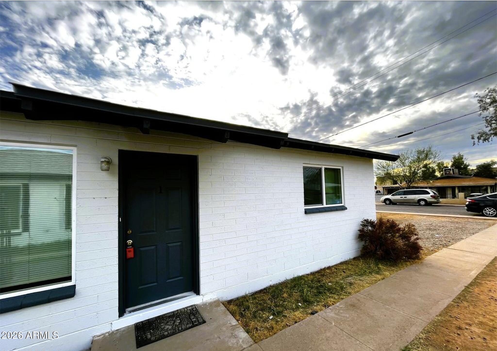 2730 E WILLETTA Street
