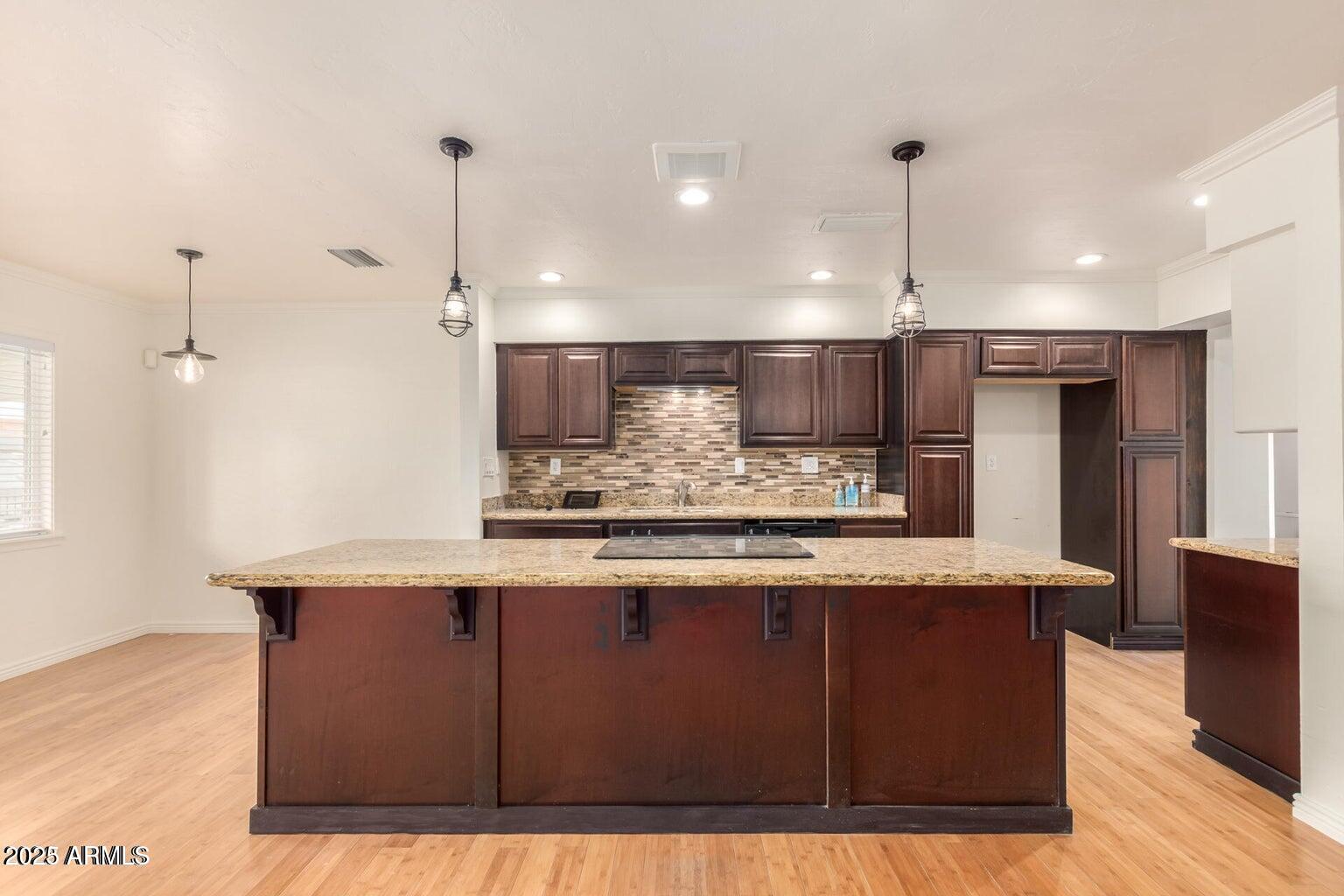 2023 E CLARENDON Avenue