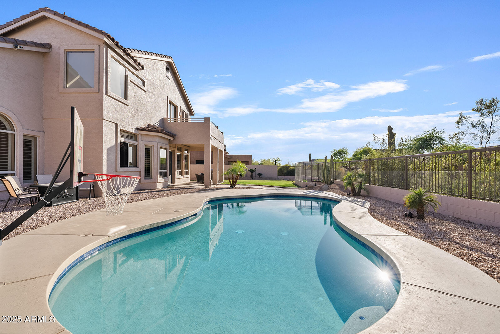 3060 N RIDGECREST -- 172