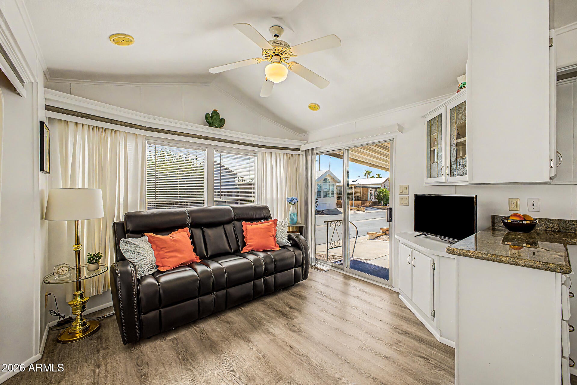 111 S GREENFIELD Road 724