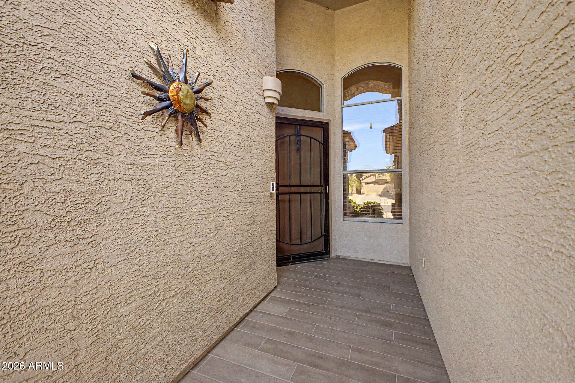 10233 W DALEY Lane