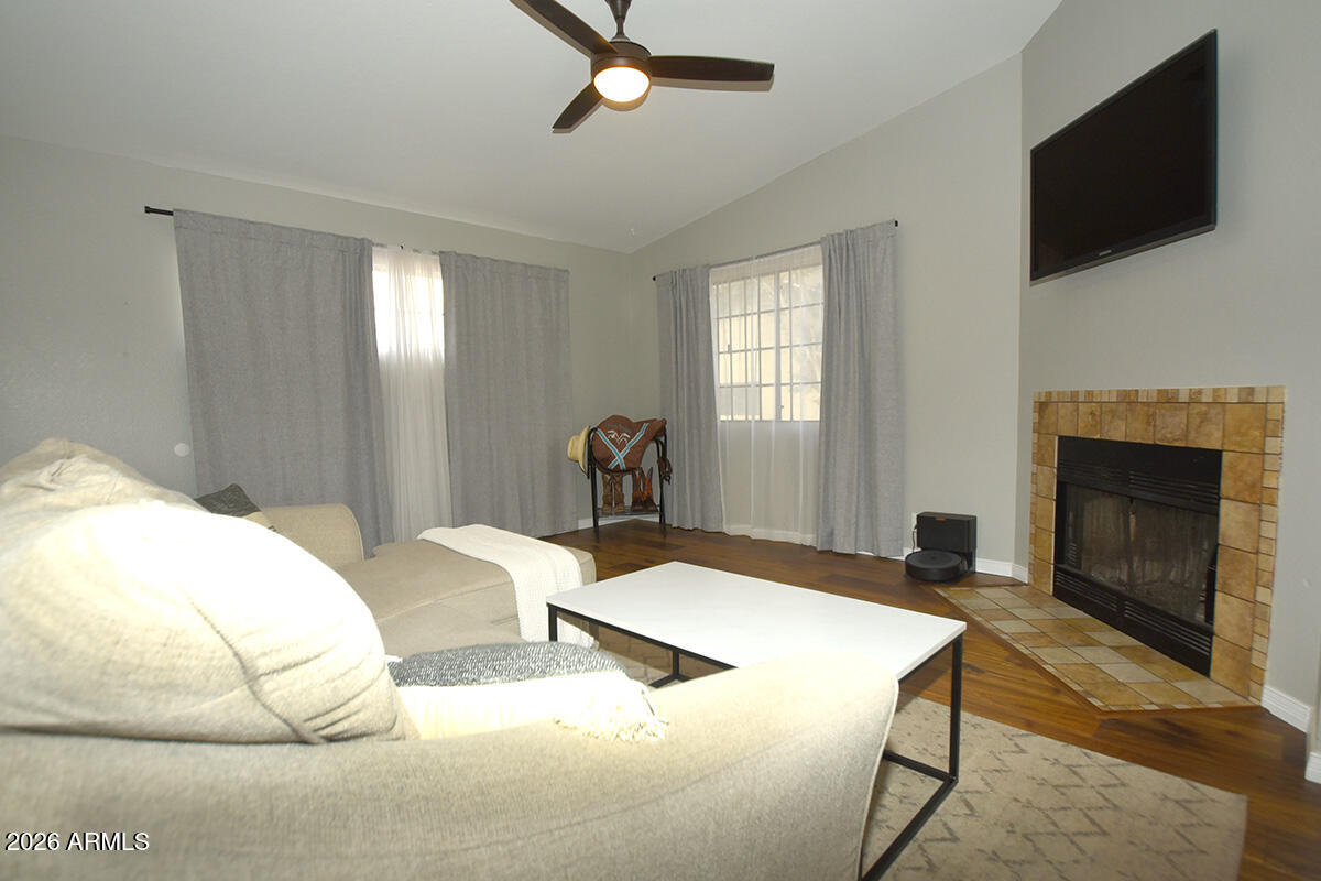 1222 W BASELINE Road 224