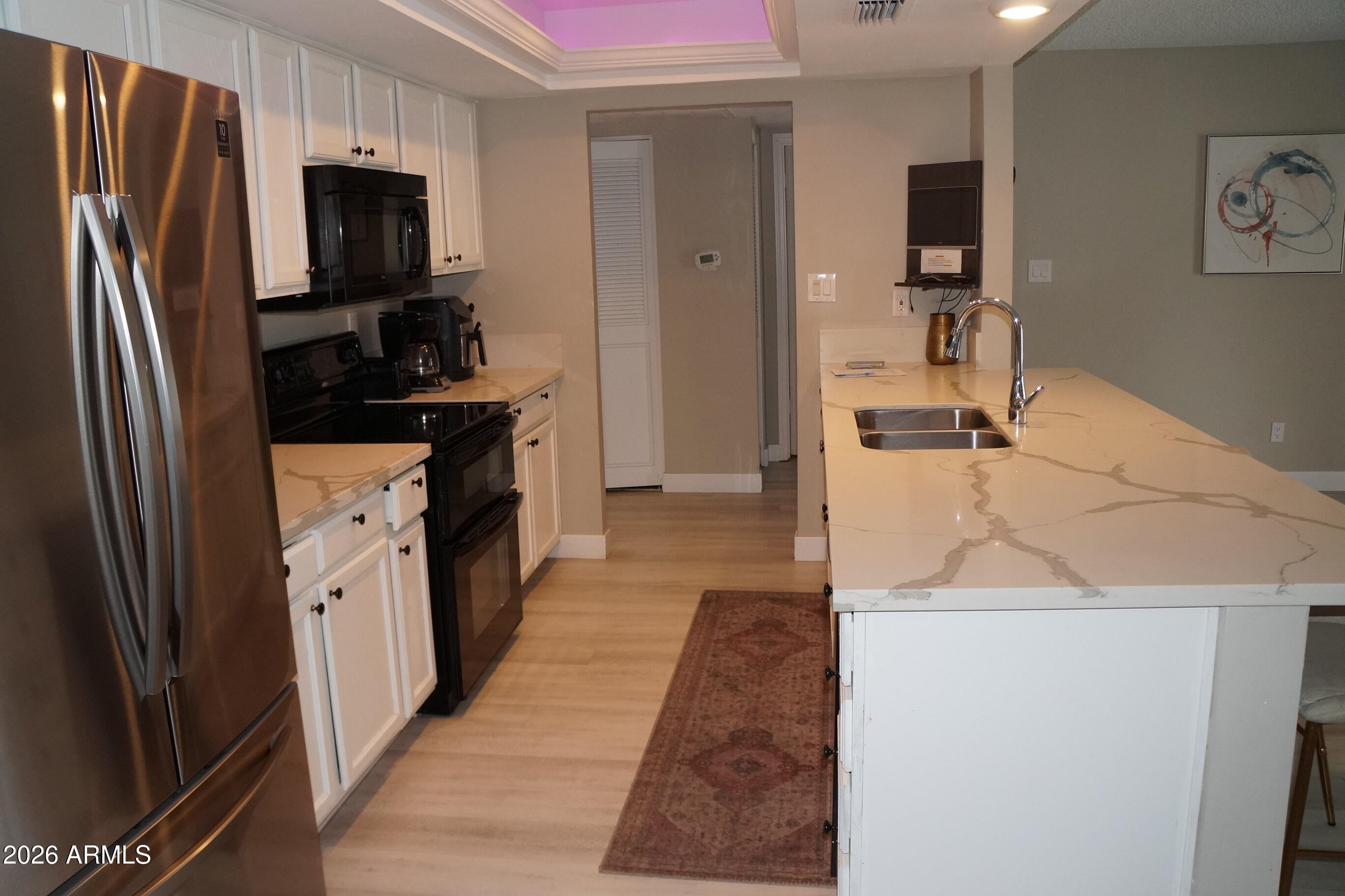 1732 E HERMOSA Drive