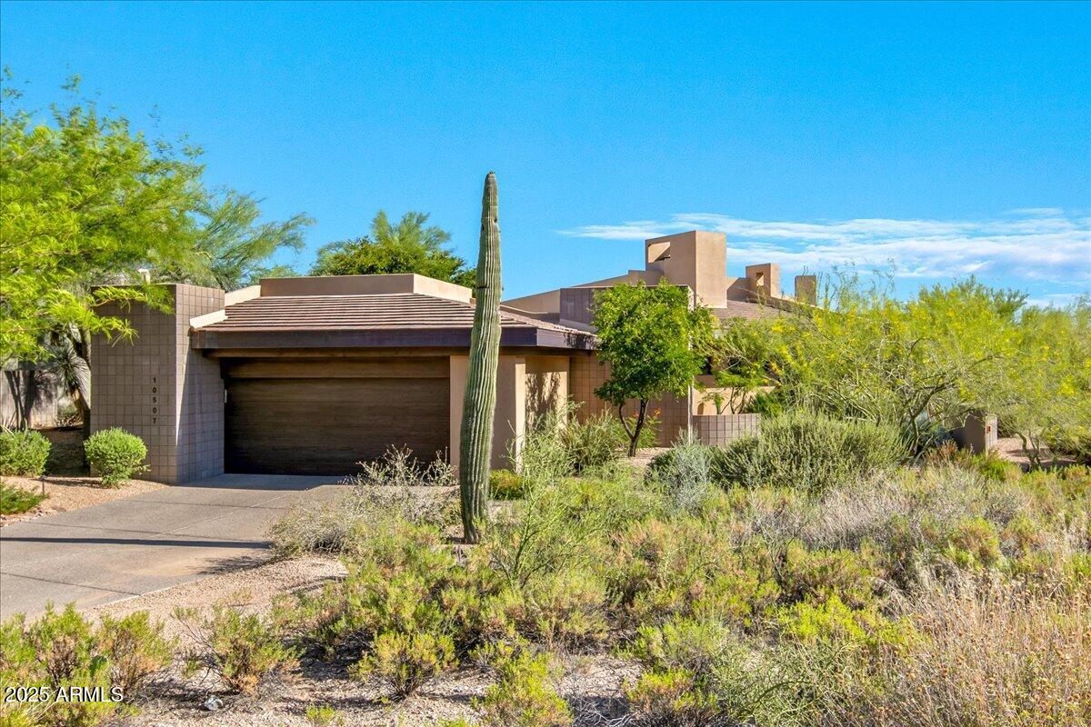 10507 E Fernwood Lane