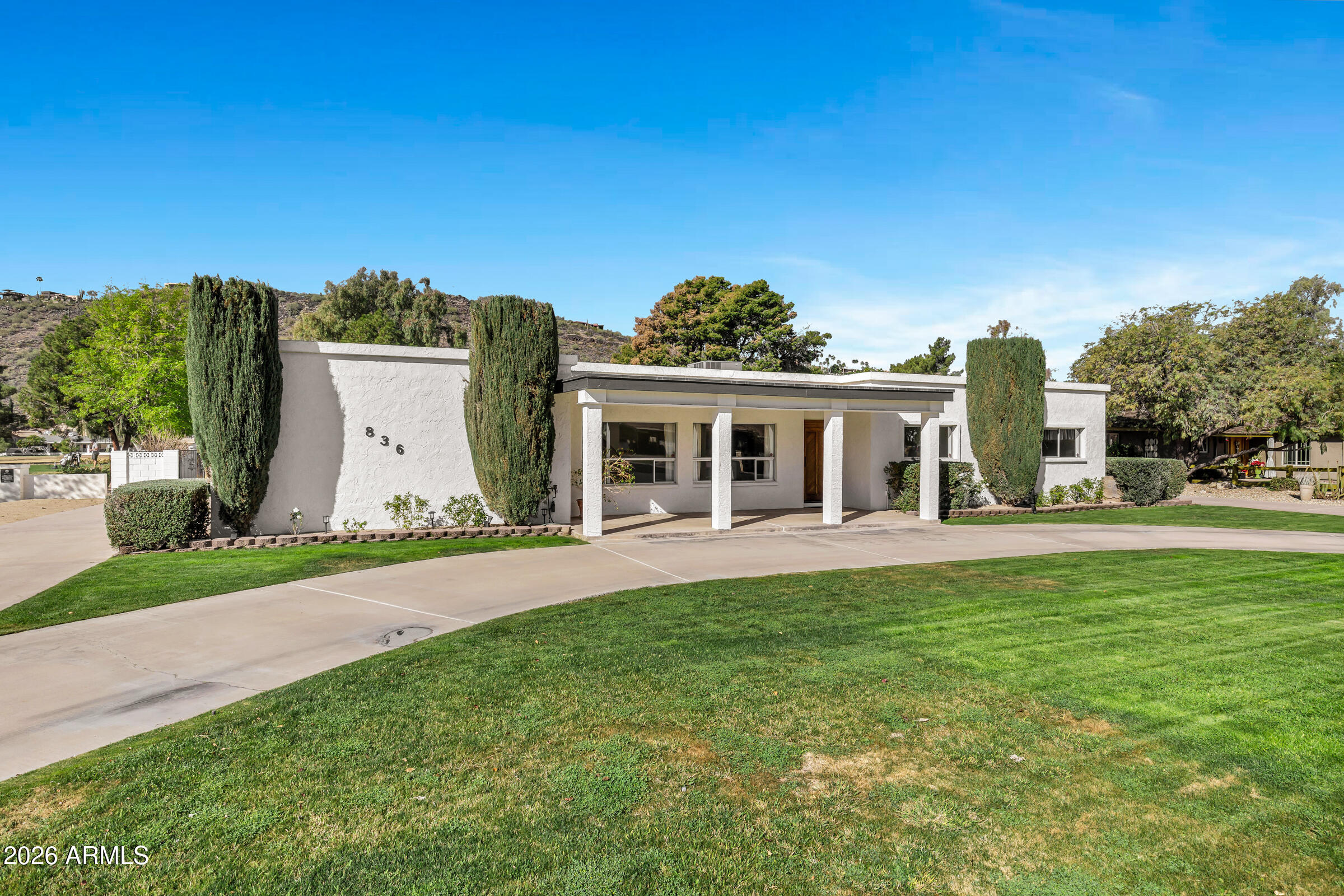 836 W MOON VALLEY Drive