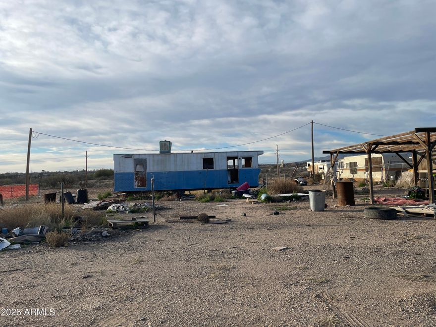 Right off I-10.  Good sized lot with lots of activity.  Central location for your base of operations.  Seller is willing to carry.  REO, AS-IS sale.