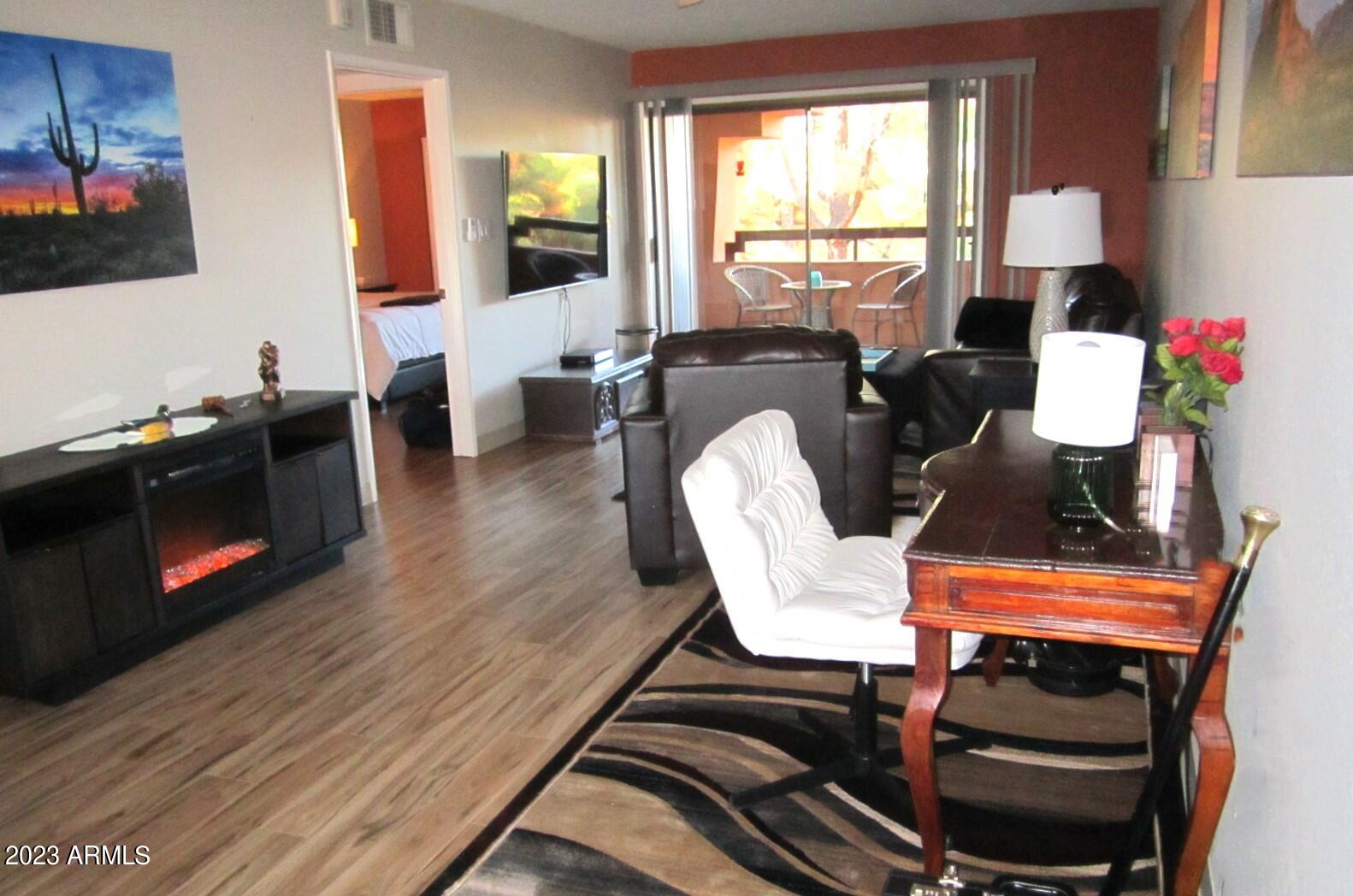 12222 N PARADISE VILLAGE Parkway 402