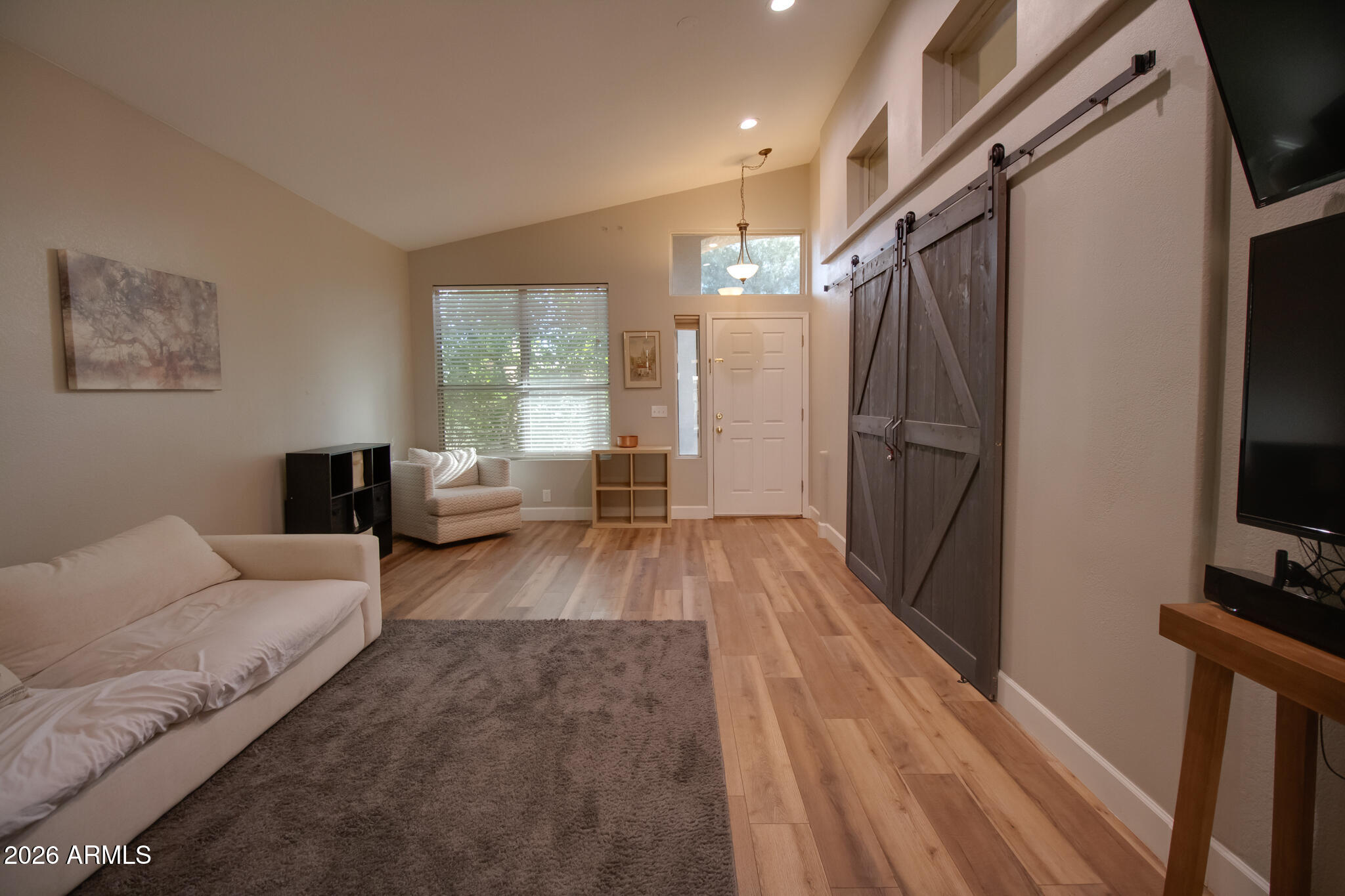 1076 W Glenmere Drive