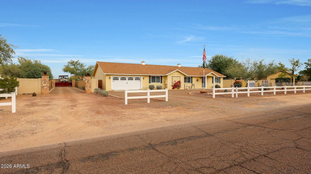 Photo of 8120 W Williams Road, Peoria, AZ 85383 (MLS # 6963690)